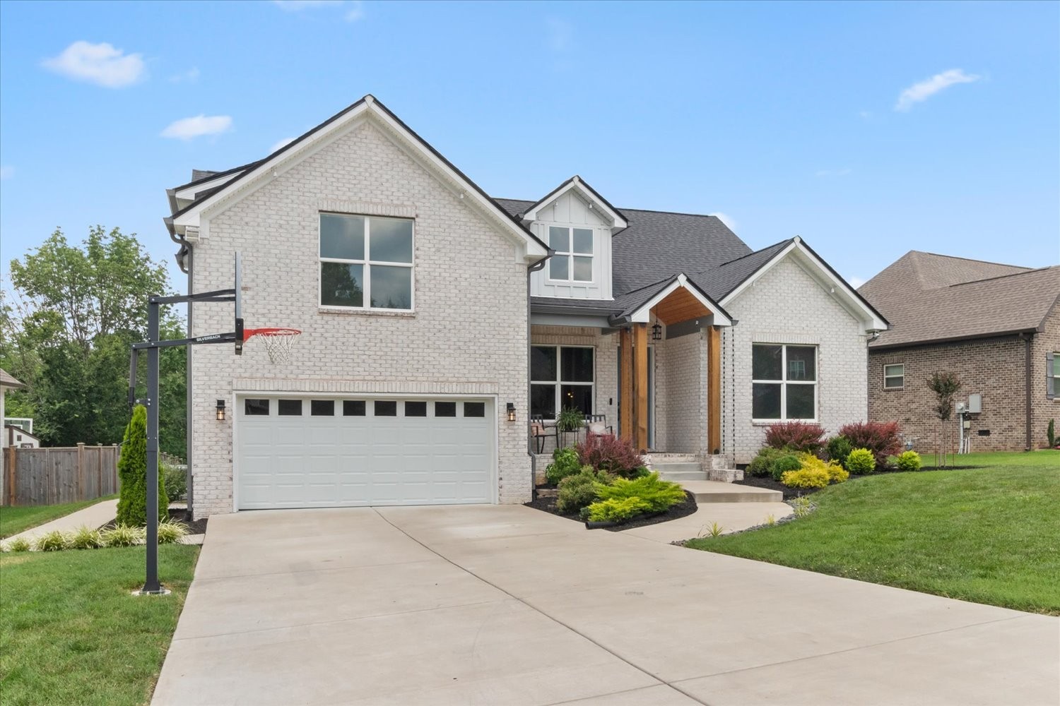 4002 Omaha Ct