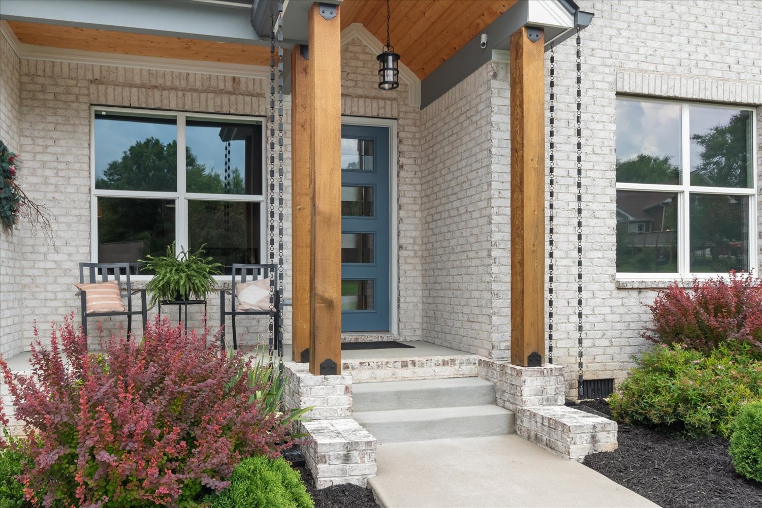 4002 Omaha Ct