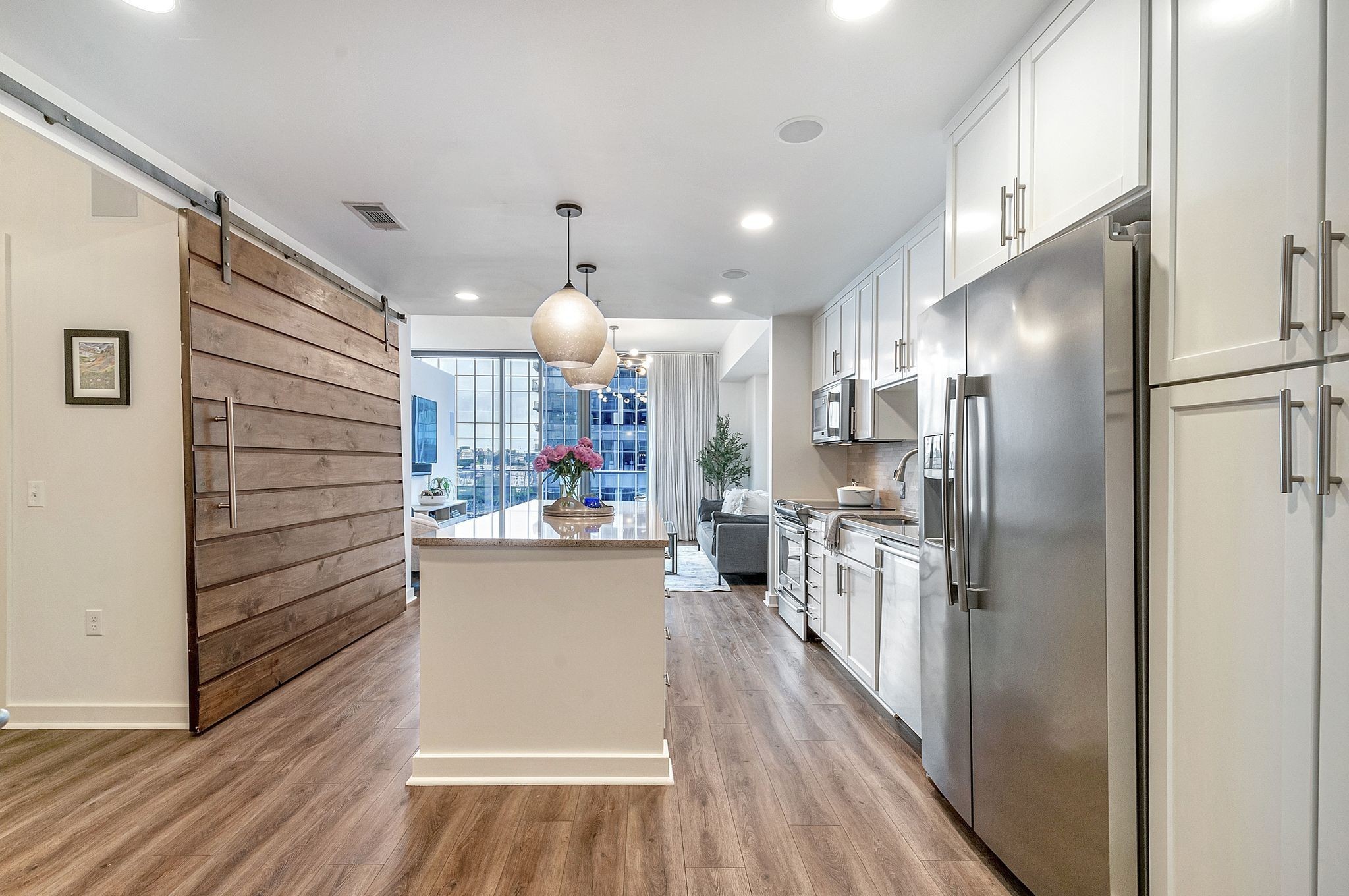 1212 Laurel St 914