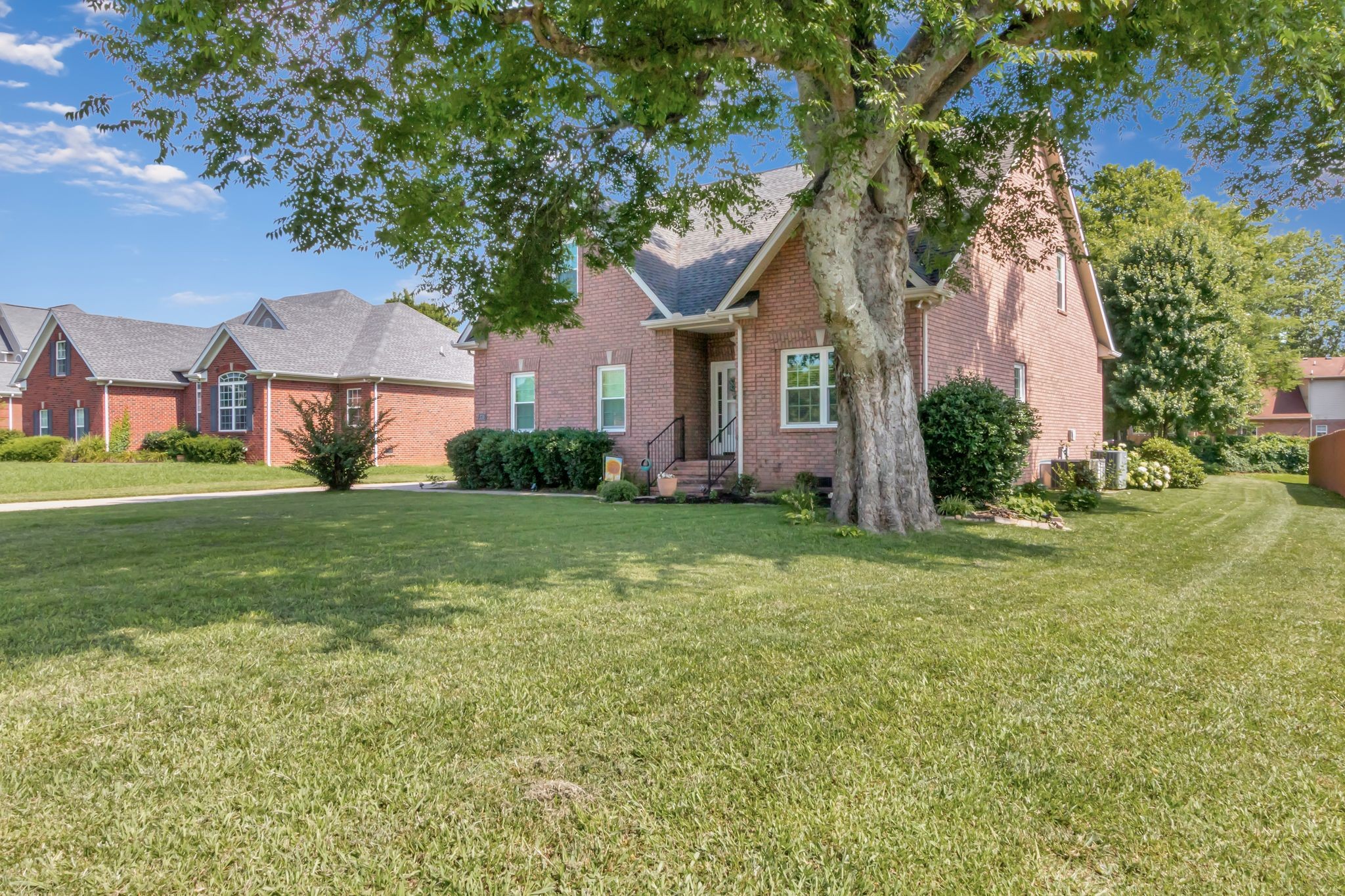 2710 Maylon Dr