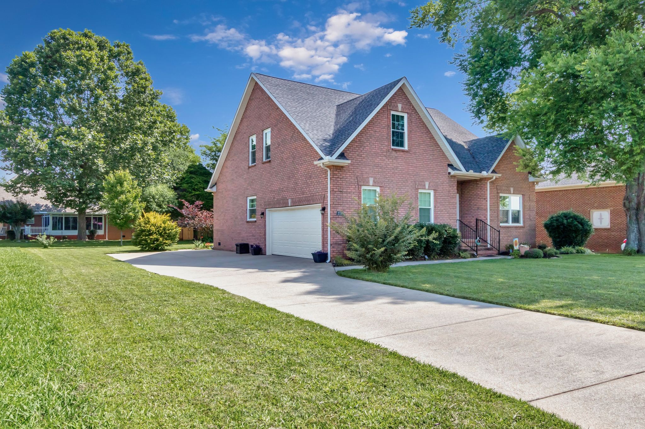 2710 Maylon Dr