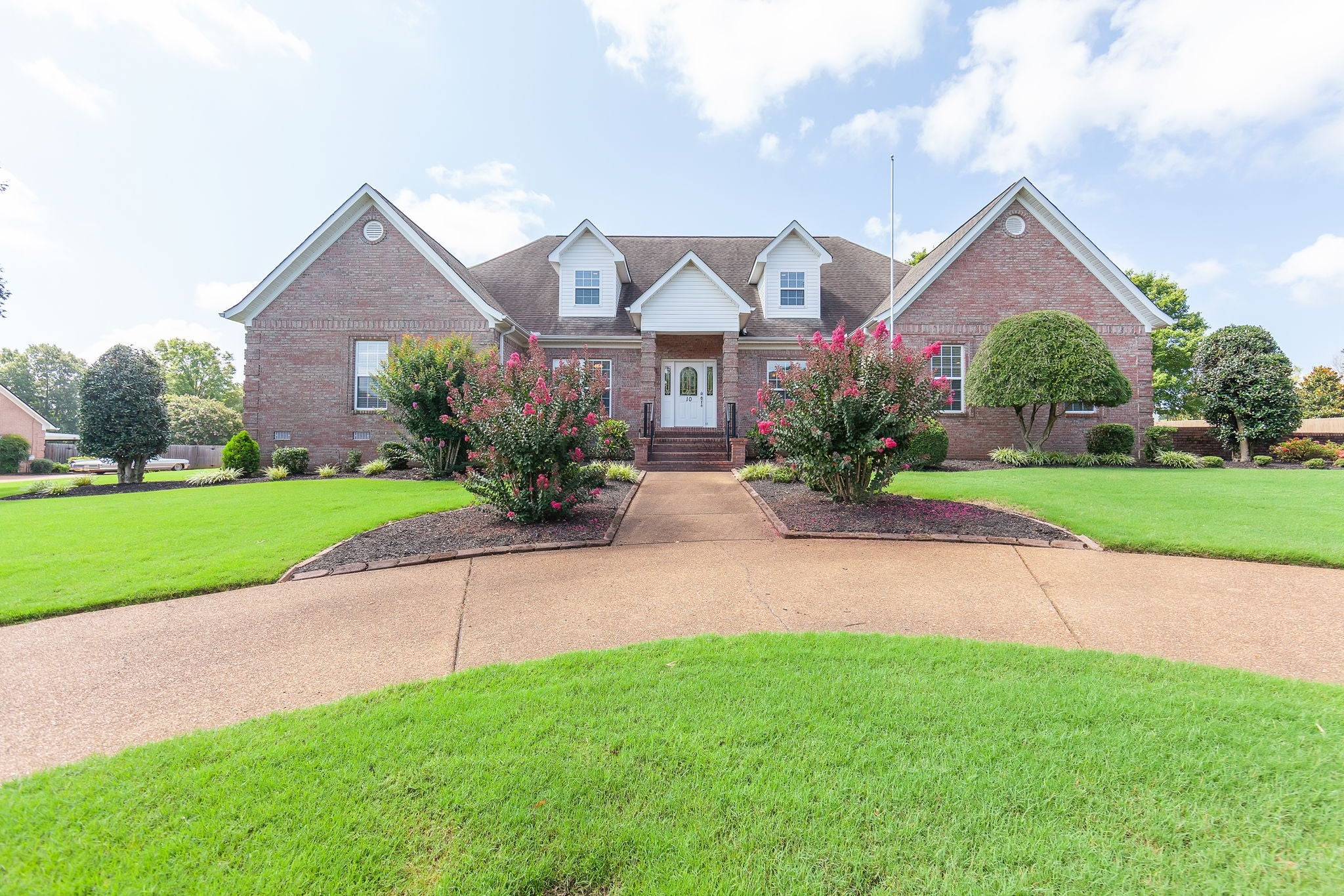 10 Bentwillow Cv