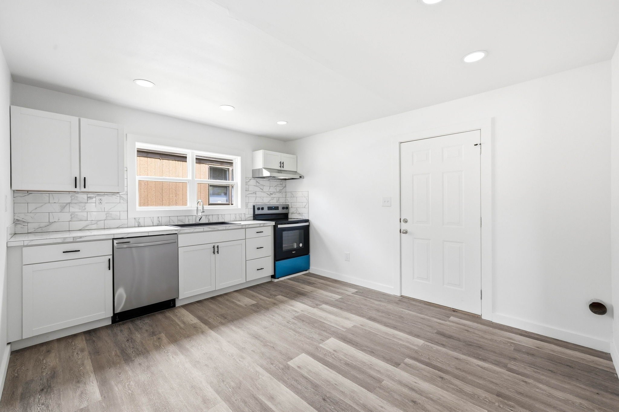305 S Polk St