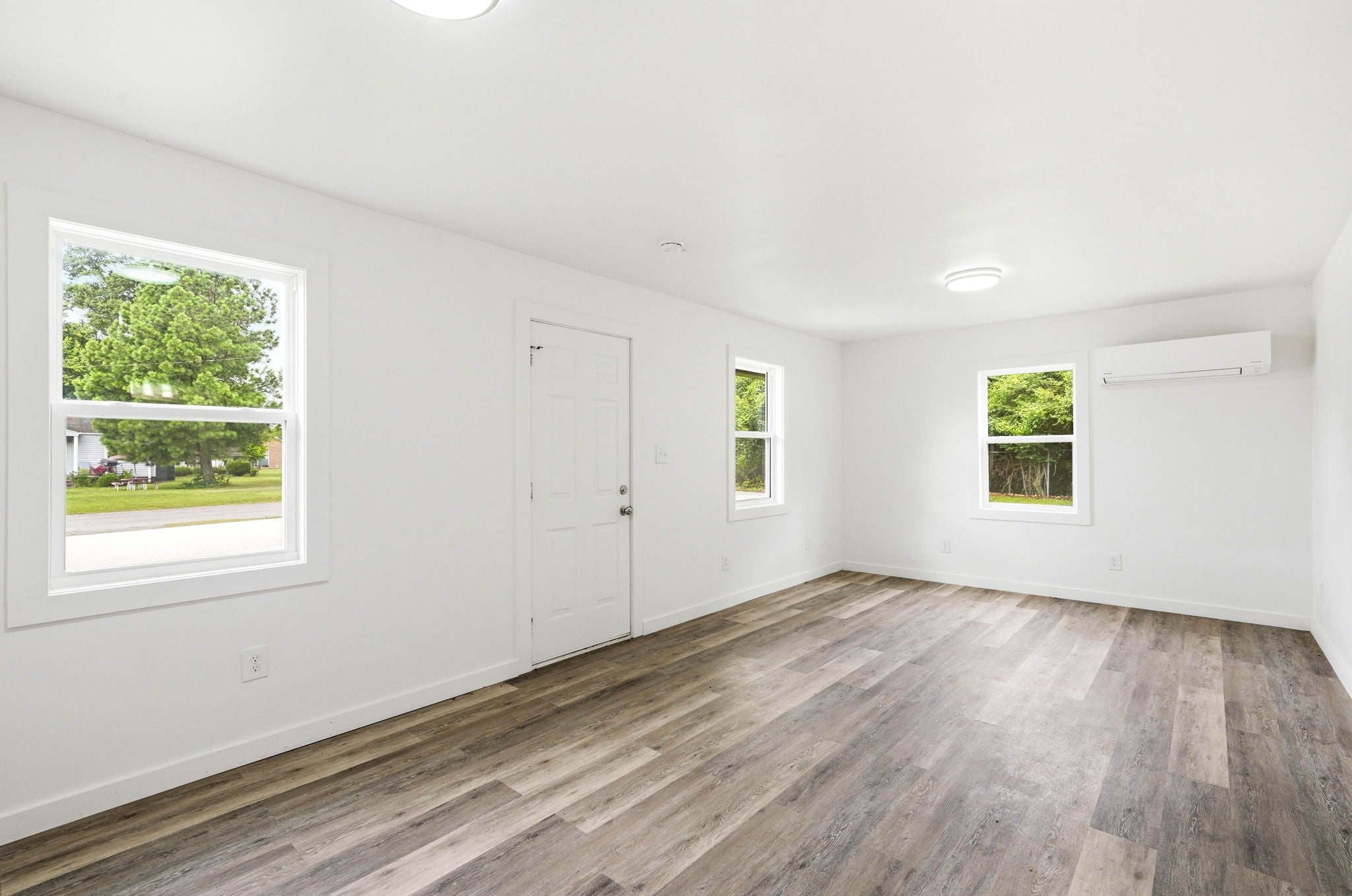 305 S Polk St