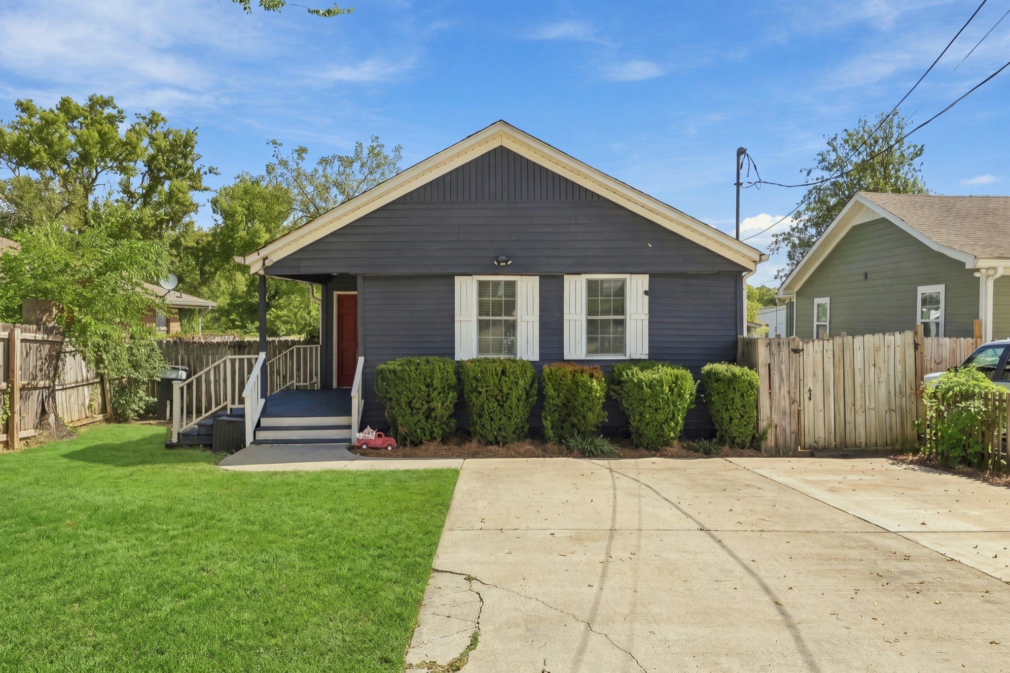 2624 Foster Ave
