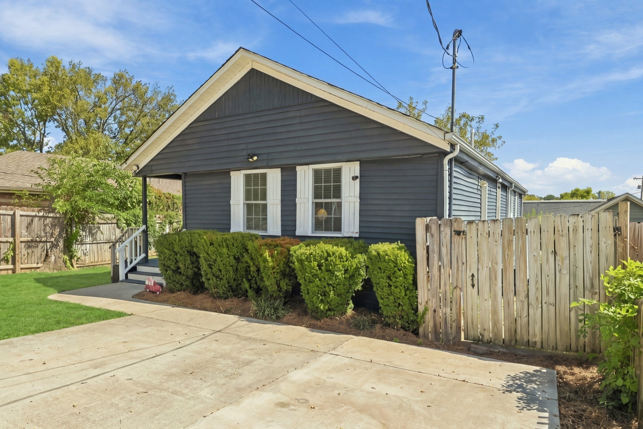 2624 Foster Ave