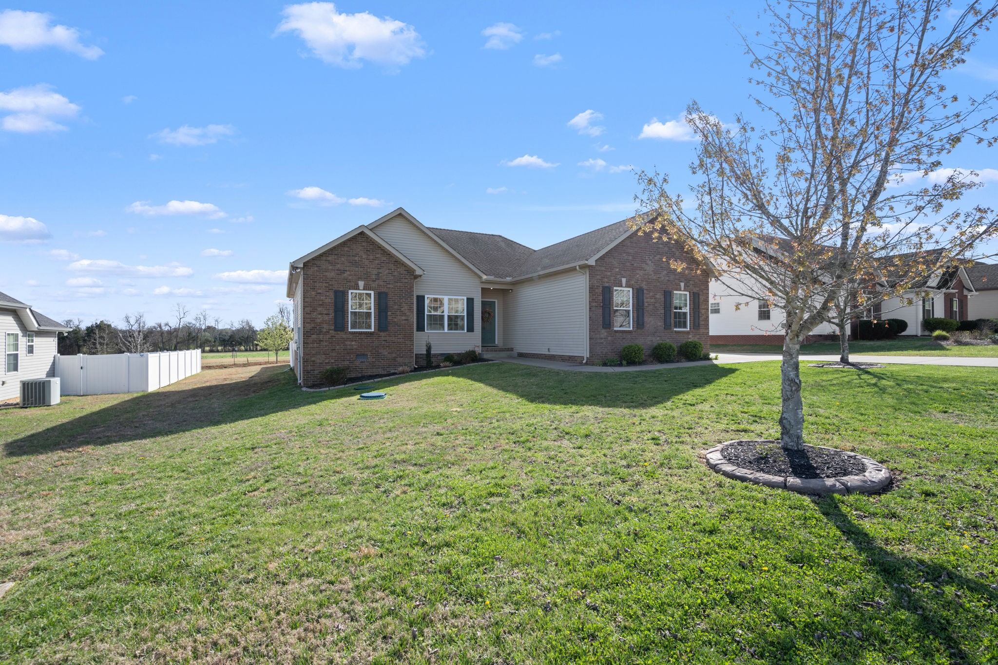 1237 Crescent Ridge Dr