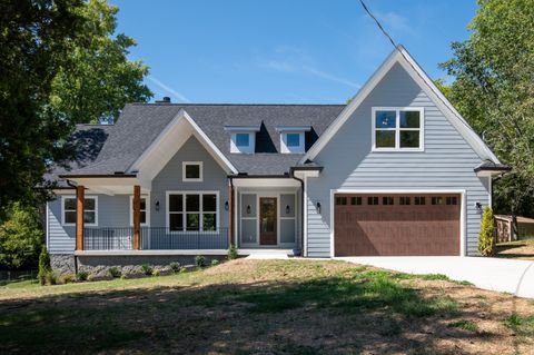 2033 Graceland Dr Goodlettsville TN 37072