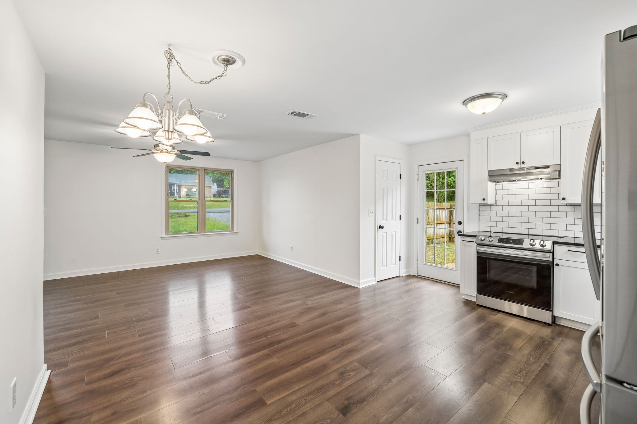 4611 Mandy Ln