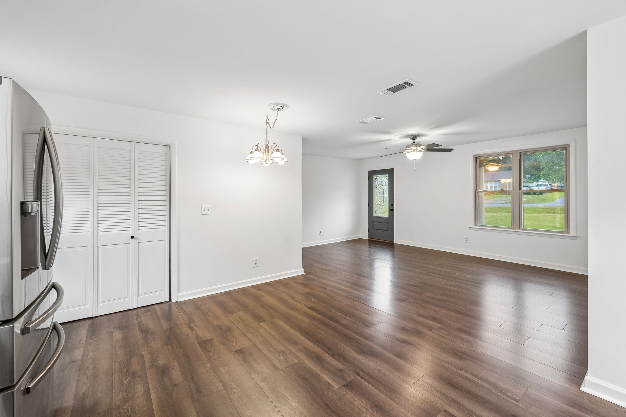 4611 Mandy Ln