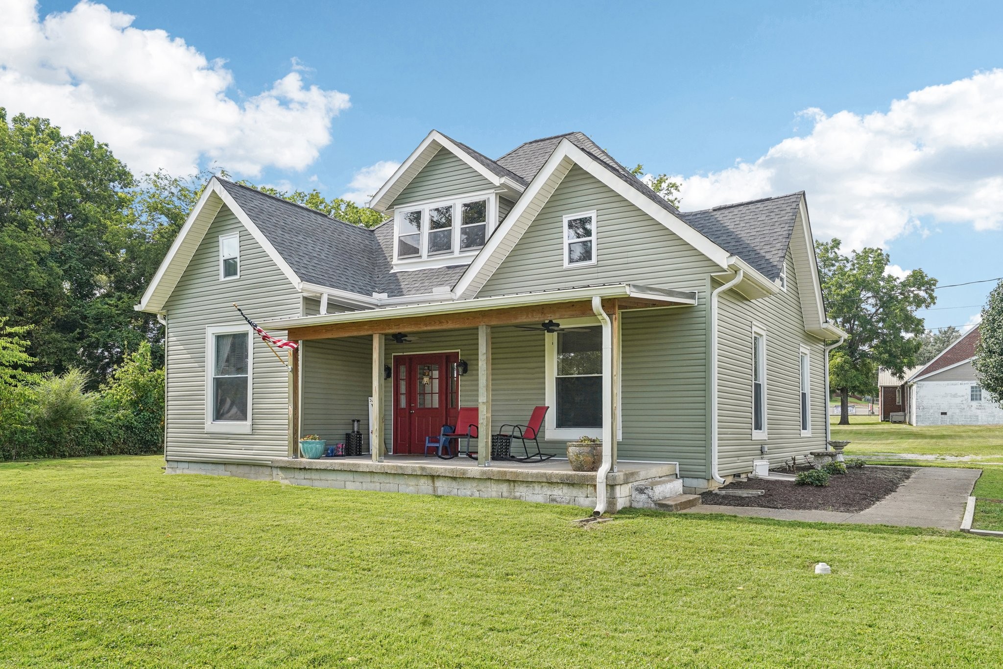 119 S Statesville Ave