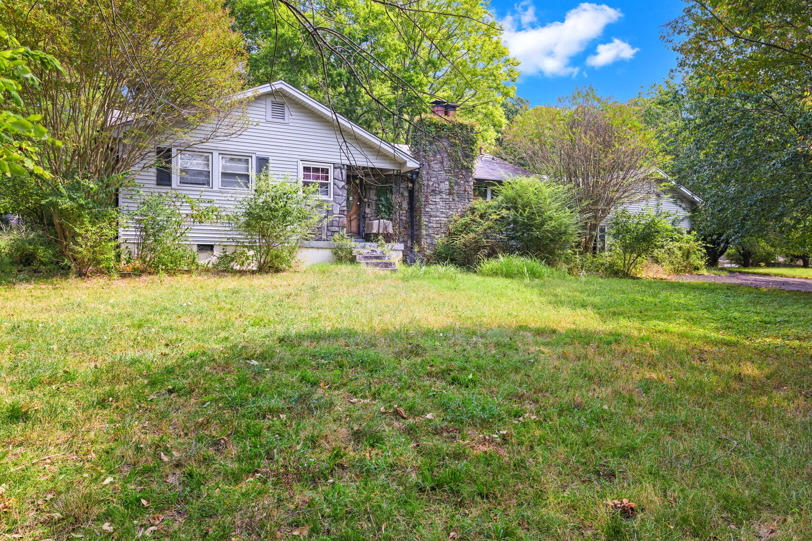 Nashville, Tennessee, 37217, United States, 4 Bedrooms Bedrooms, ,2 BathroomsBathrooms,Residential,Active,2036044