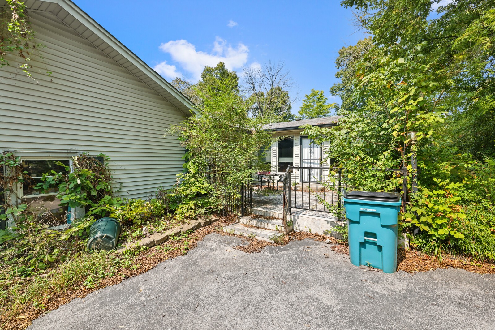 Nashville, Tennessee, 37217, United States, 4 Bedrooms Bedrooms, ,2 BathroomsBathrooms,Residential,Active,2036044