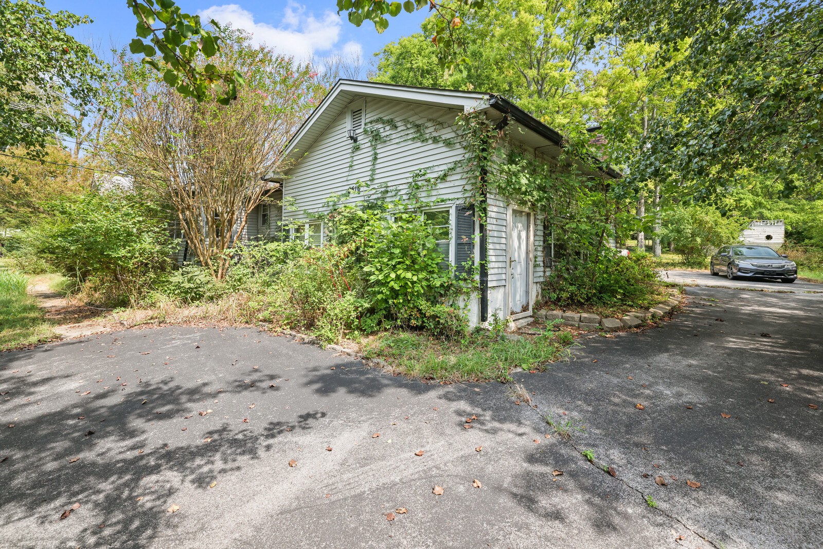 Nashville, Tennessee, 37217, United States, 4 Bedrooms Bedrooms, ,2 BathroomsBathrooms,Residential,Active,2036044