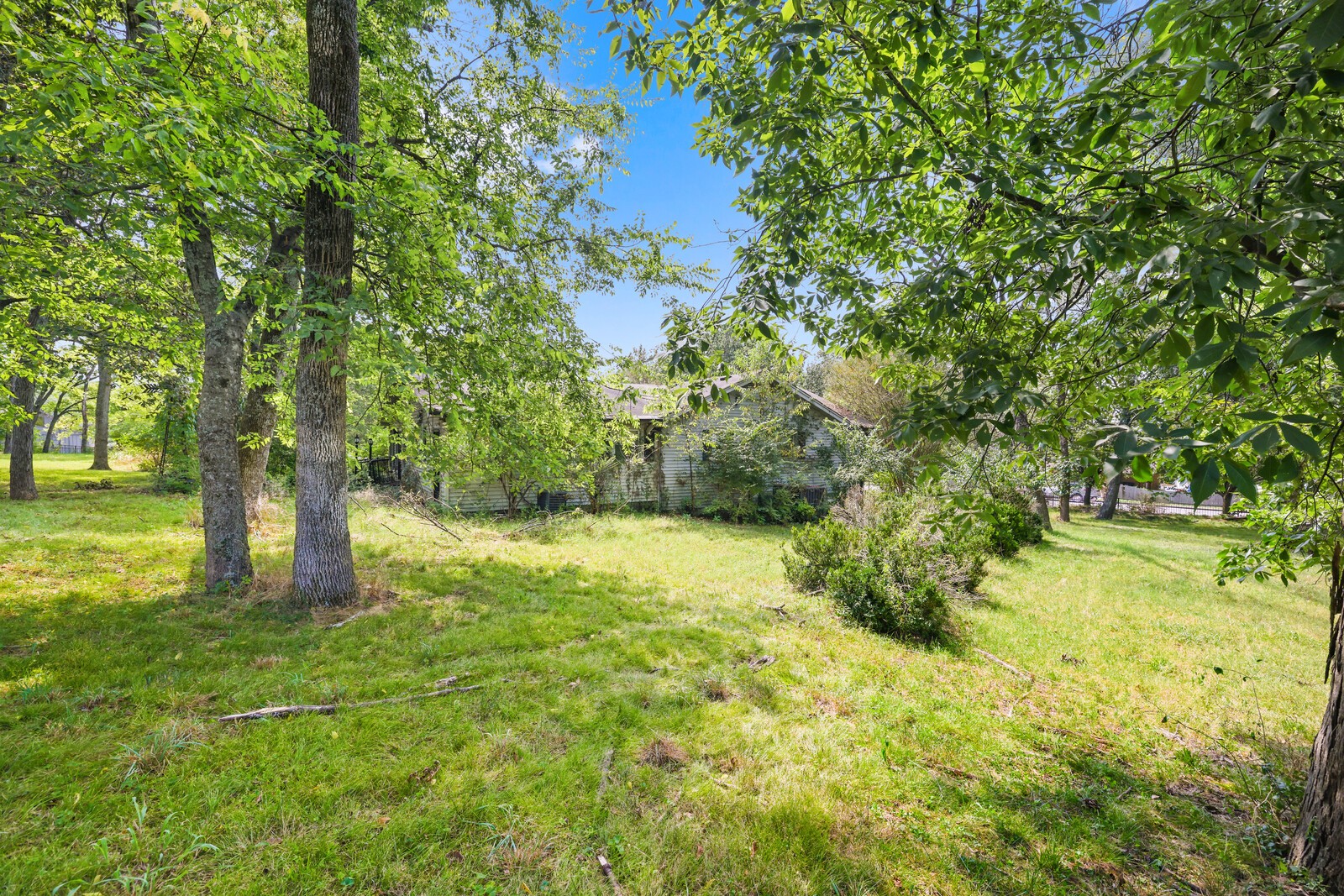 Nashville, Tennessee, 37217, United States, 4 Bedrooms Bedrooms, ,2 BathroomsBathrooms,Residential,Active,2036044