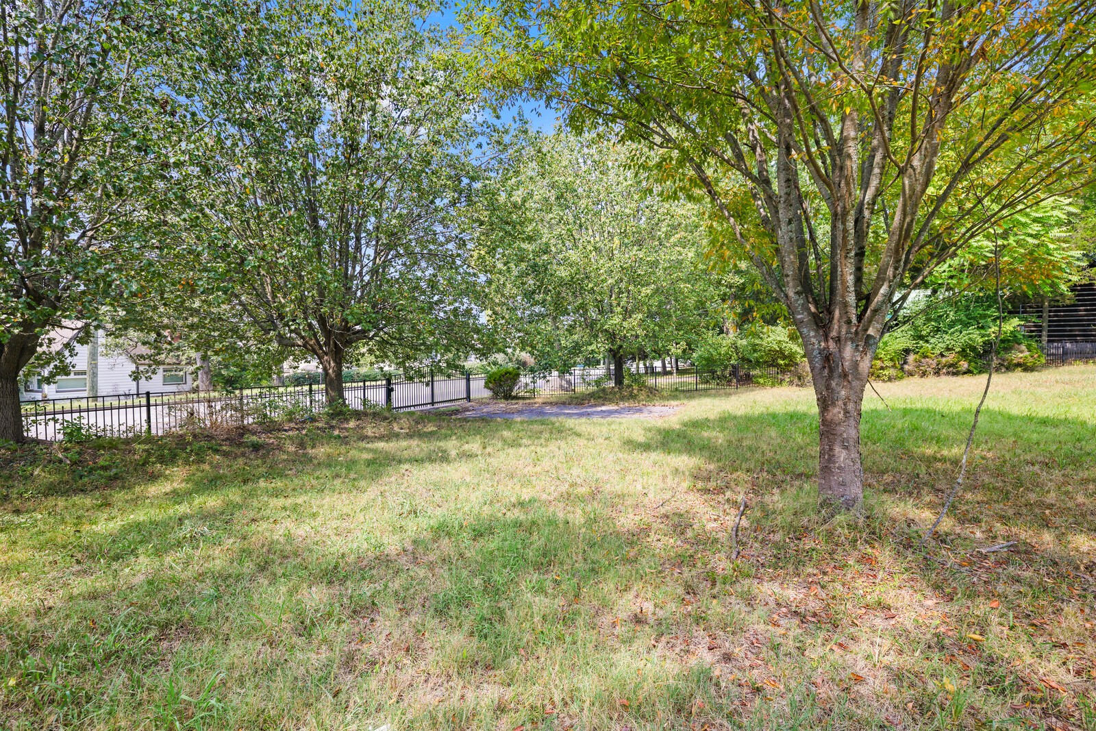 Nashville, Tennessee, 37217, United States, 4 Bedrooms Bedrooms, ,2 BathroomsBathrooms,Residential,Active,2036044
