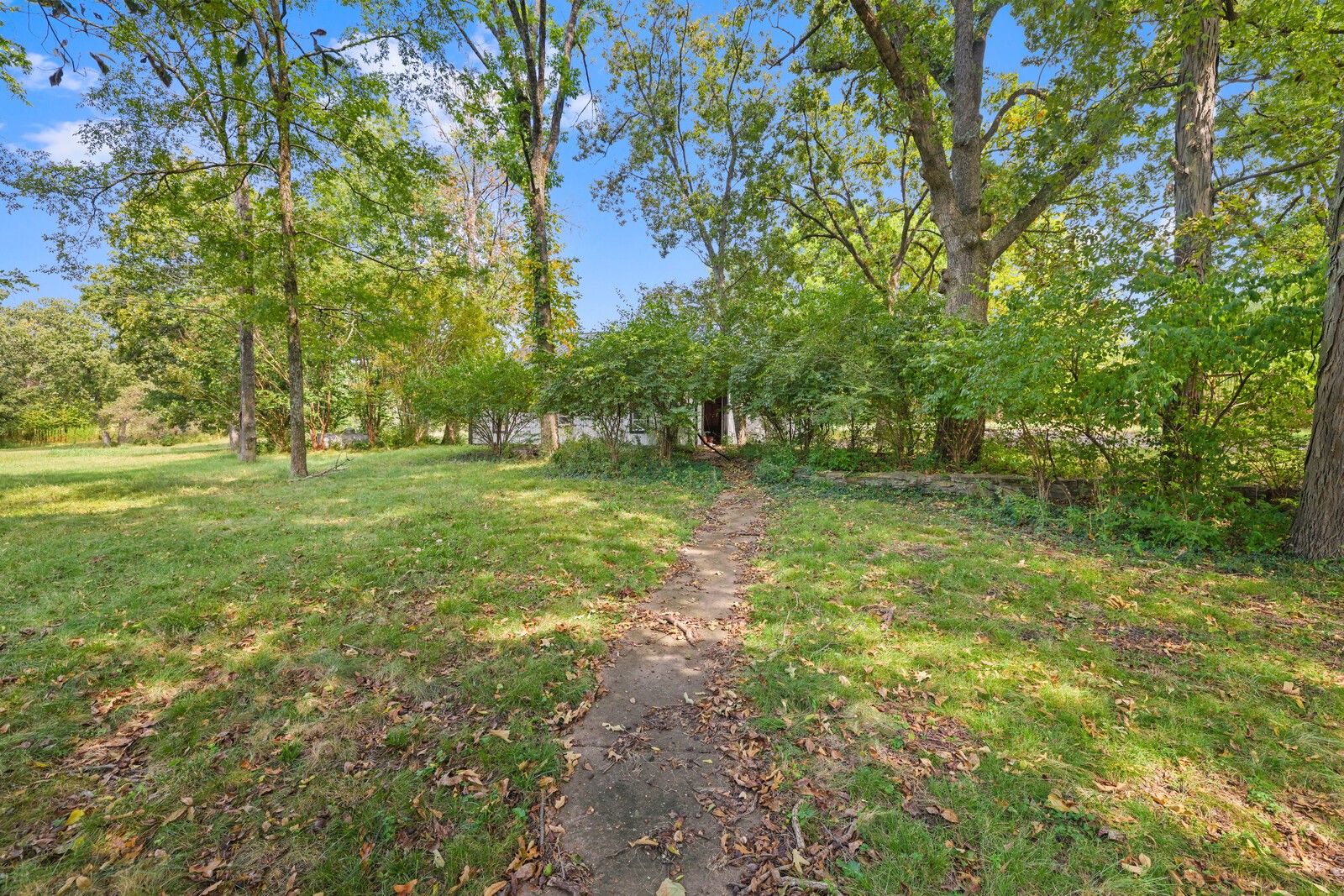 Nashville, Tennessee, 37217, United States, 4 Bedrooms Bedrooms, ,2 BathroomsBathrooms,Residential,Active,2036044