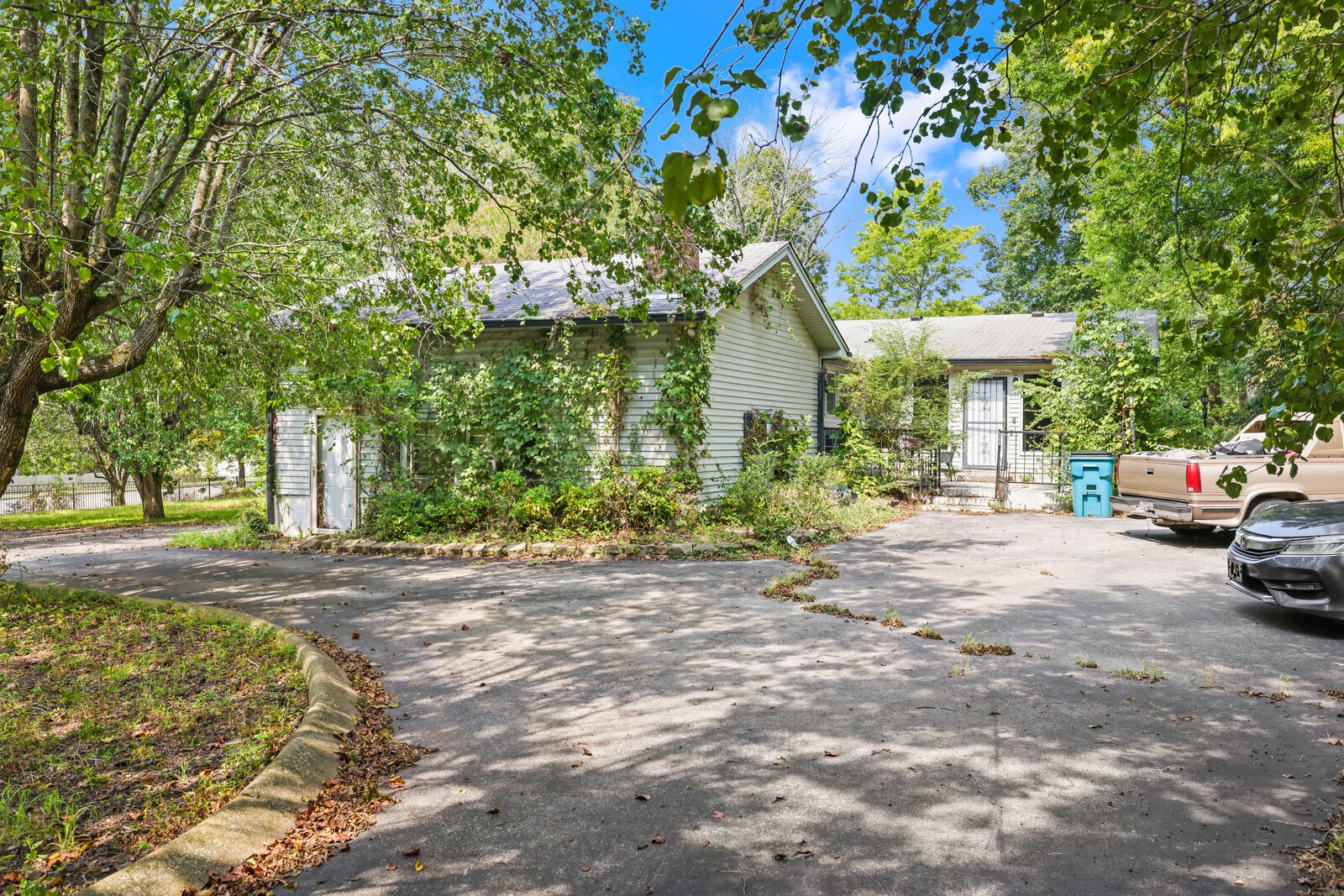 Nashville, Tennessee, 37217, United States, 4 Bedrooms Bedrooms, ,2 BathroomsBathrooms,Residential,Active,2036044