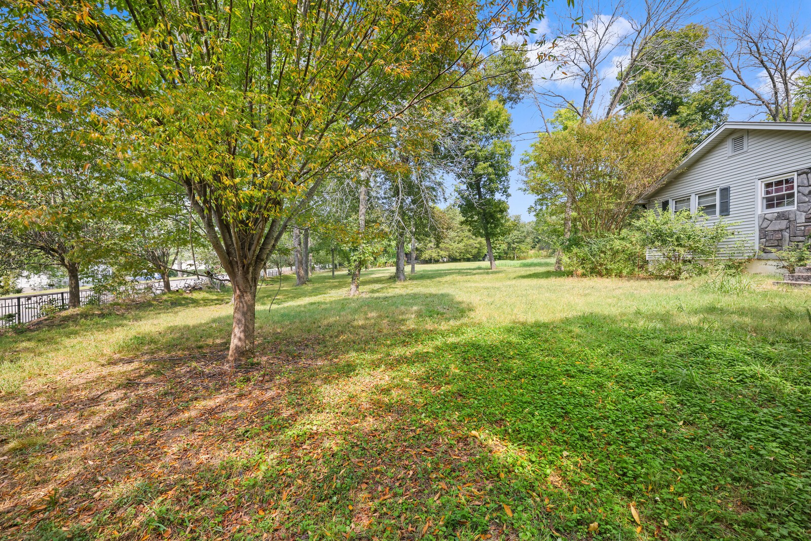 Nashville, Tennessee, 37217, United States, 4 Bedrooms Bedrooms, ,2 BathroomsBathrooms,Residential,Active,2036044
