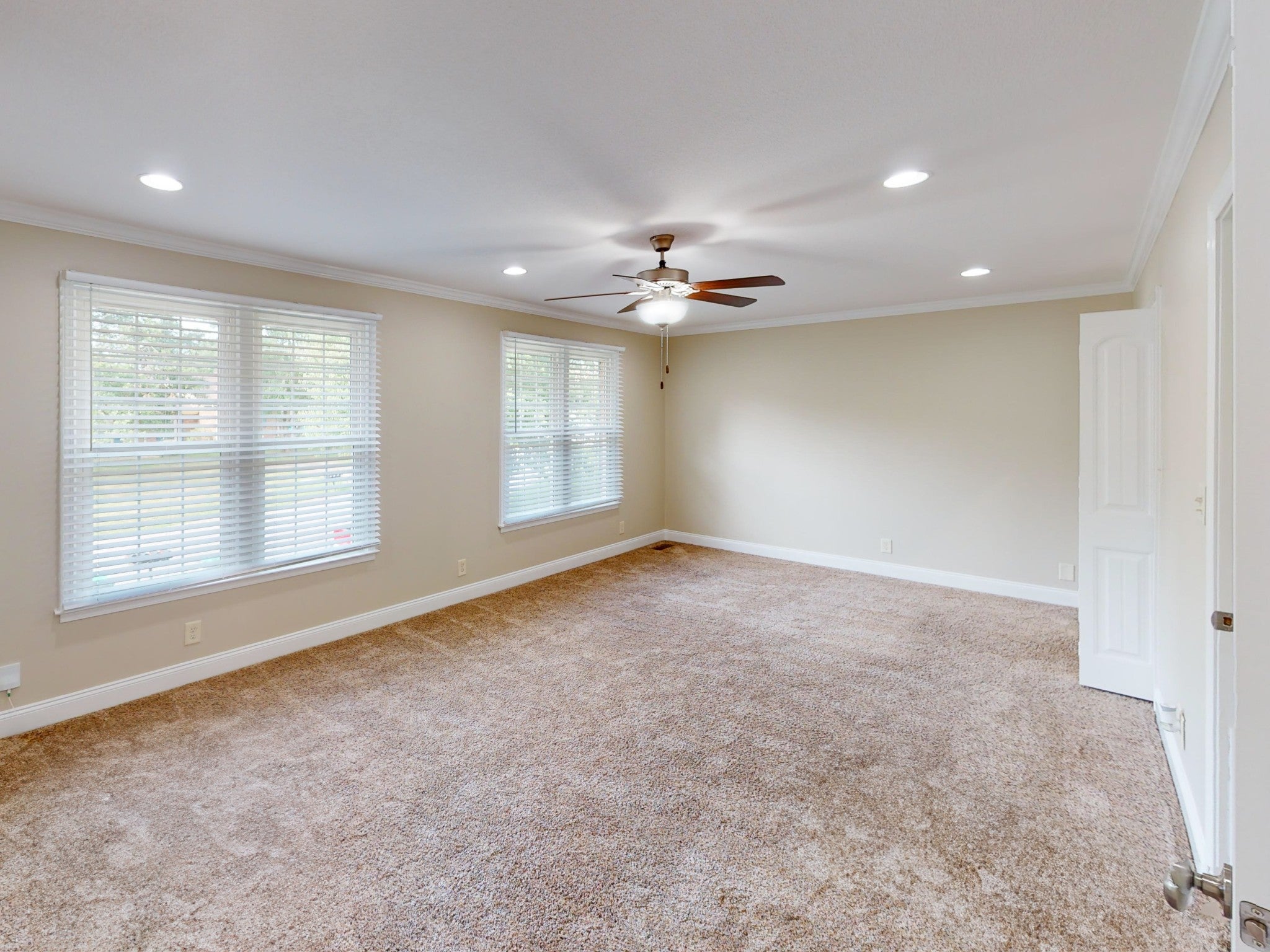 3063 Woody Ln