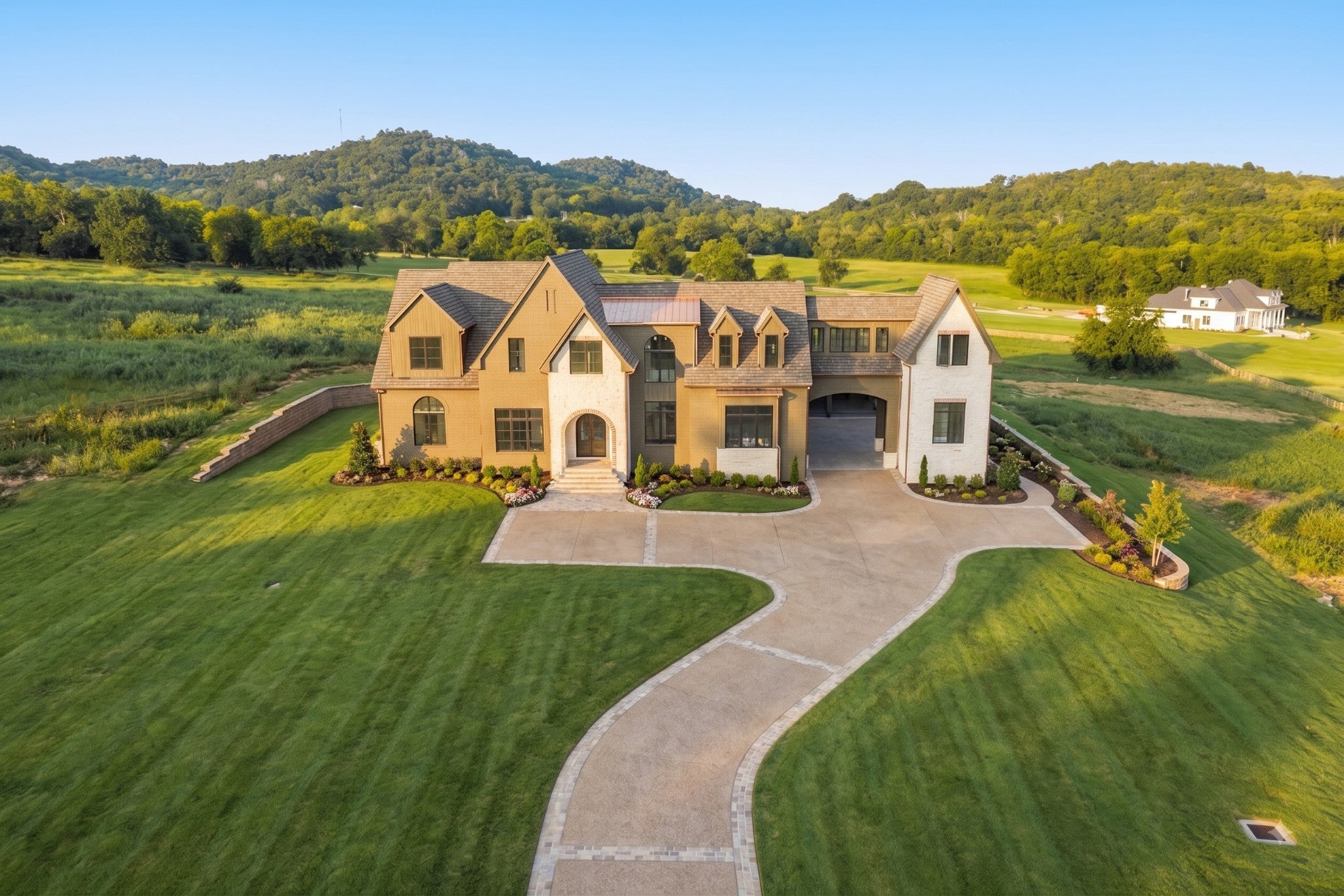 5-bed home for sale in Franklin, TN 37064, 4276 Columbia Pike 4276 Columbia Pike, Franklin TN 37064 5-bed home, photo 1 of 60