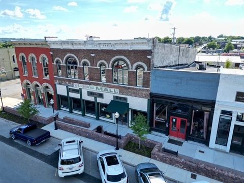 121 Main S Fayetteville TN 37334