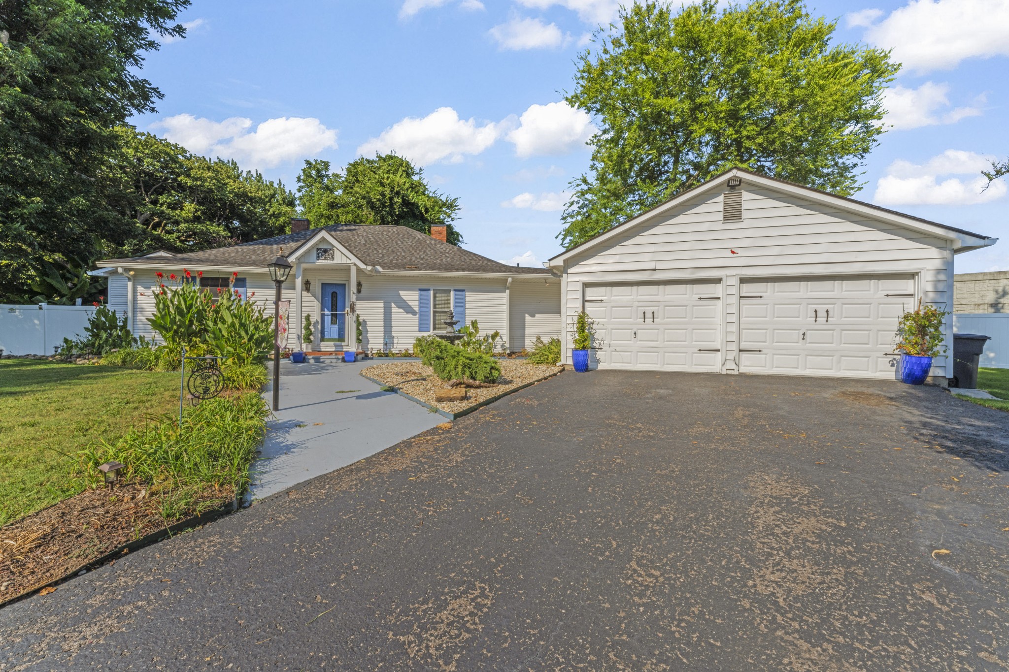 165 Rivergate Dr