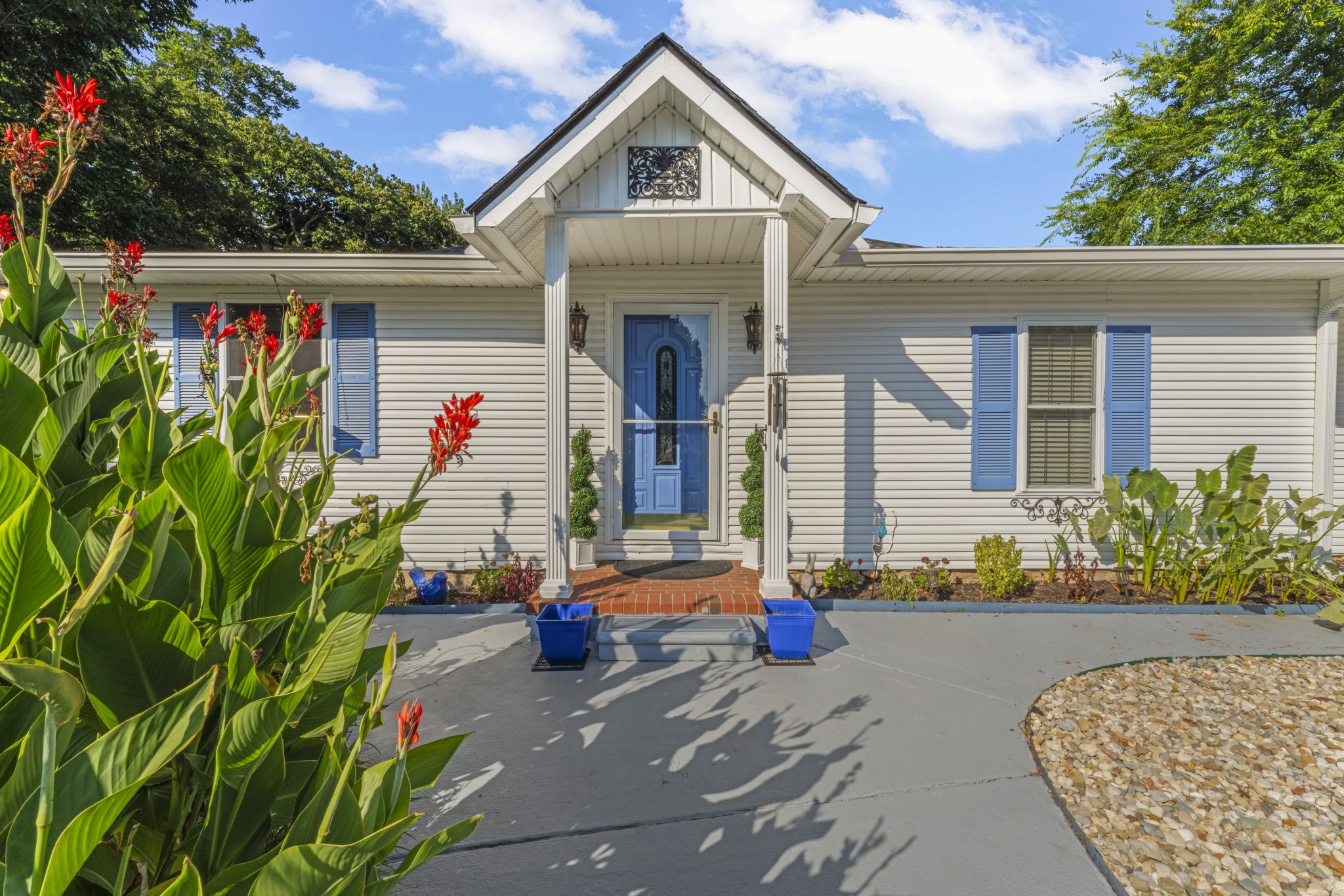 165 Rivergate Dr