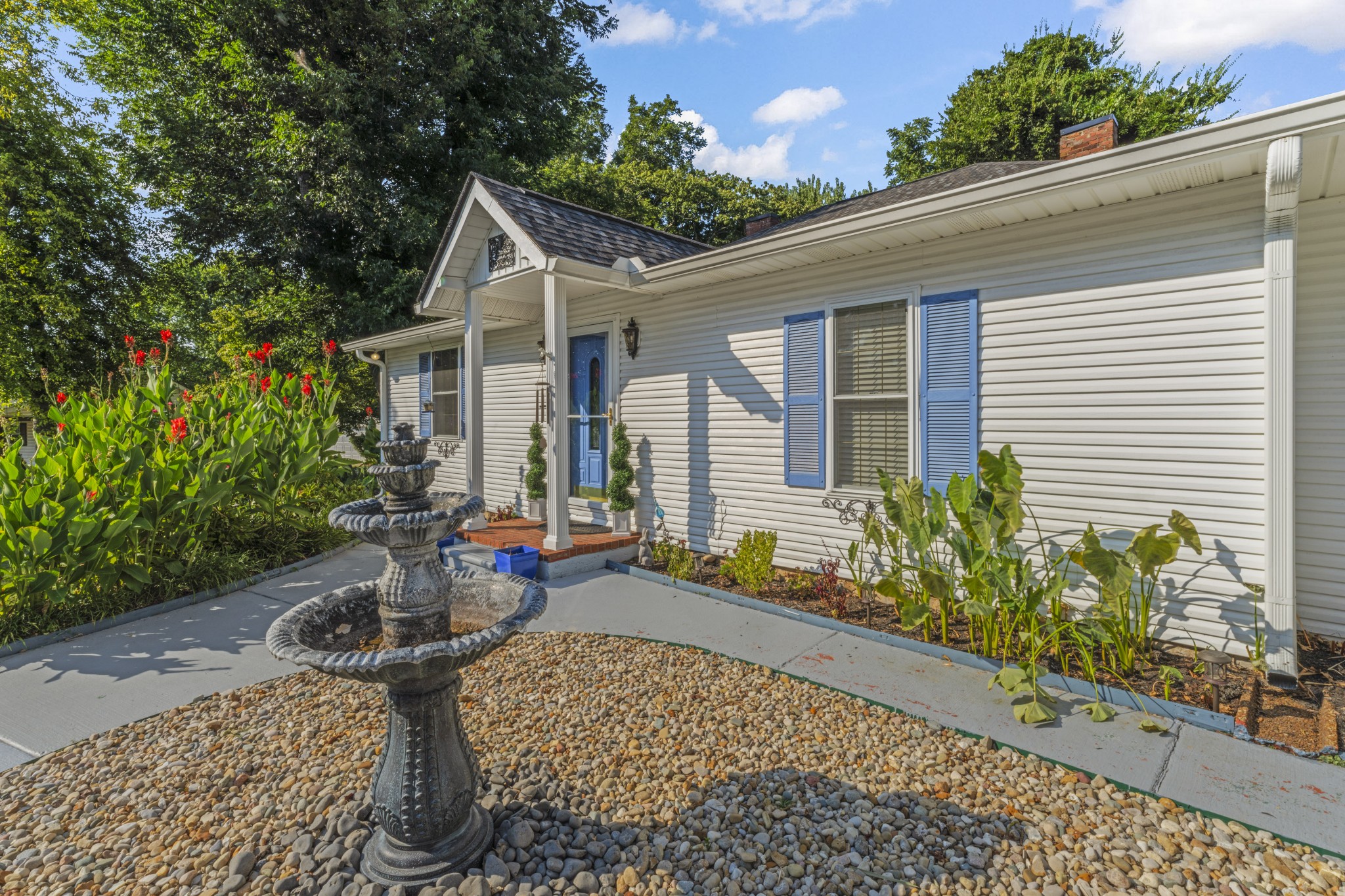 165 Rivergate Dr