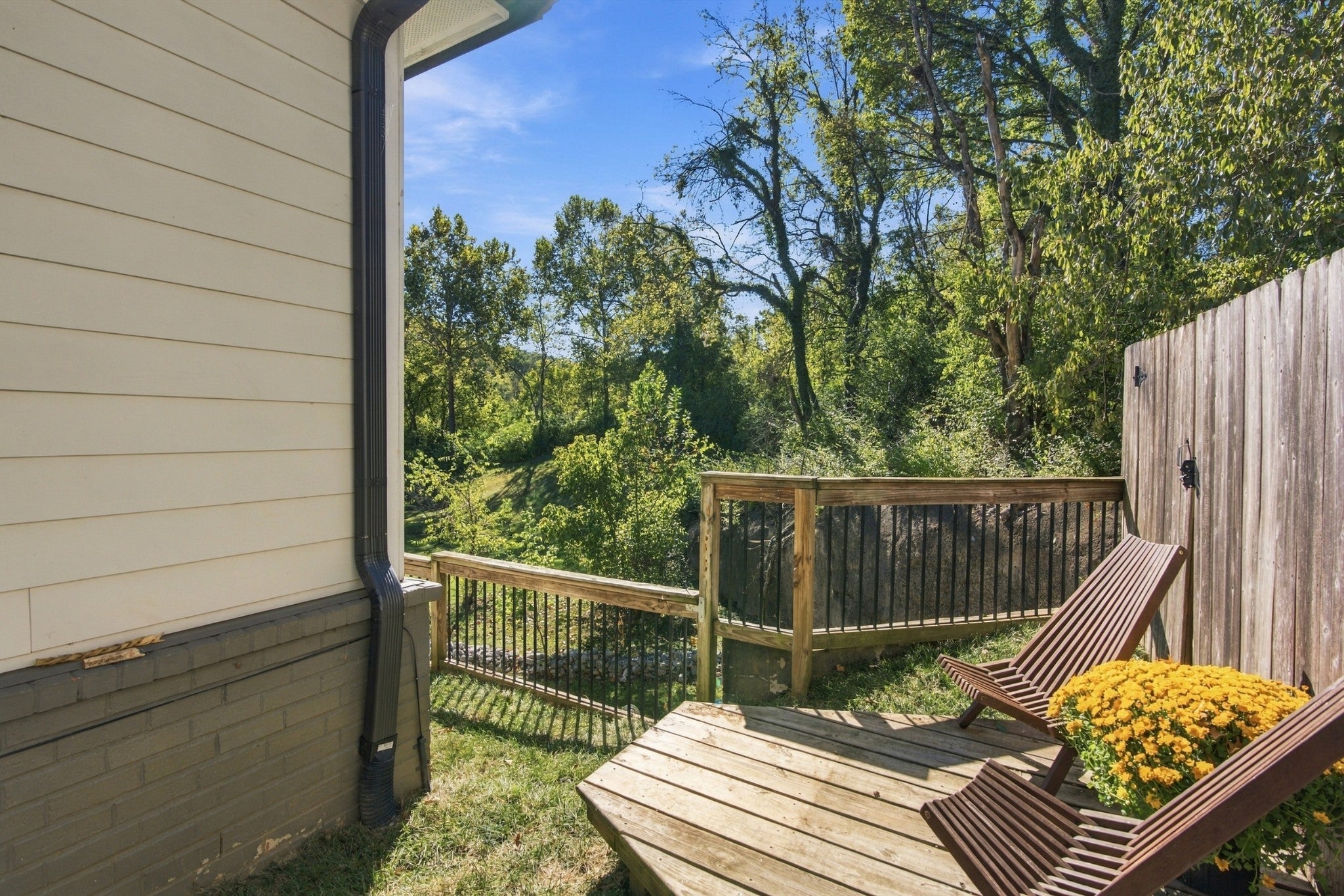 7057 Westside Cir