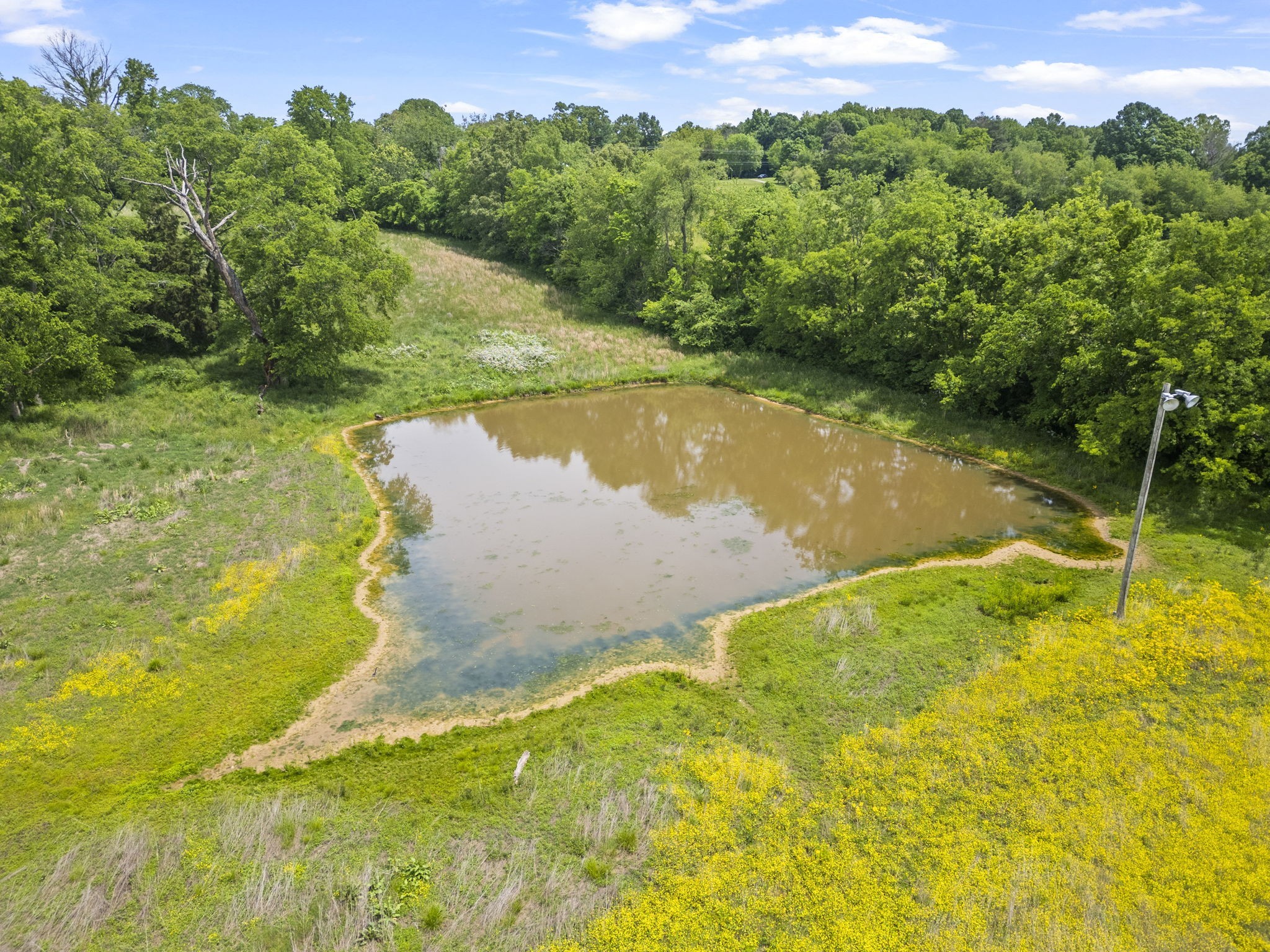 6015 Highway 76 E