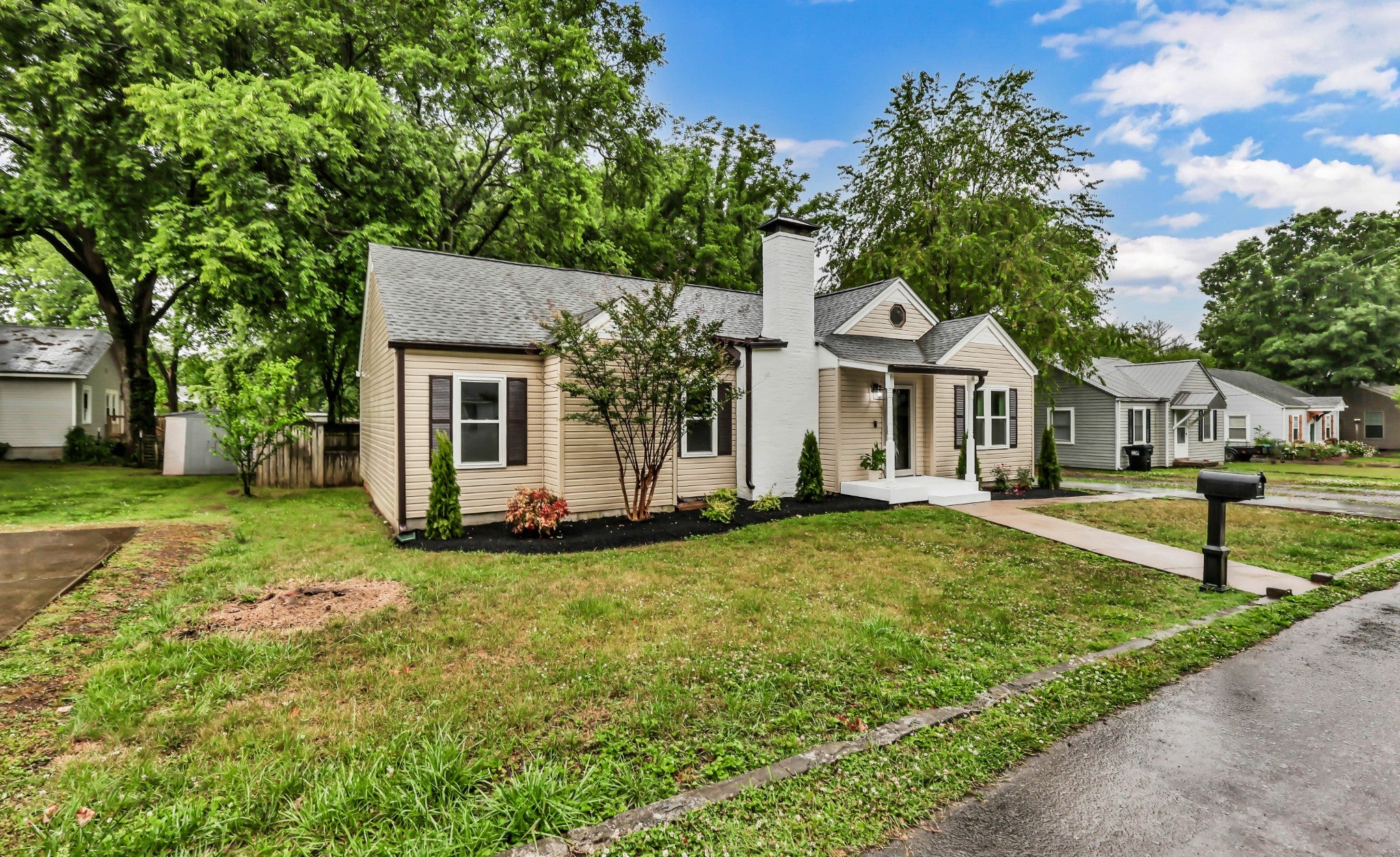 110 E McKnight Dr