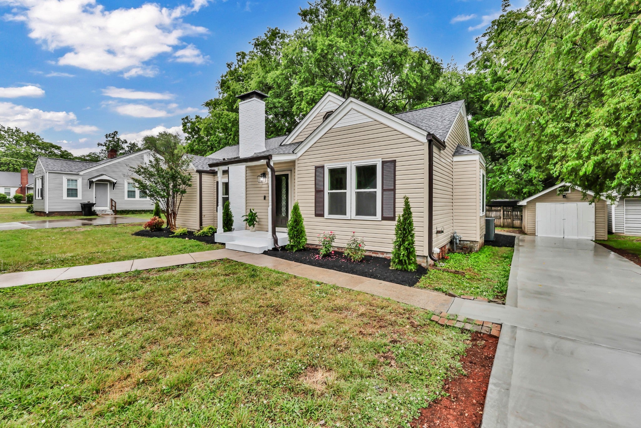 110 E McKnight Dr