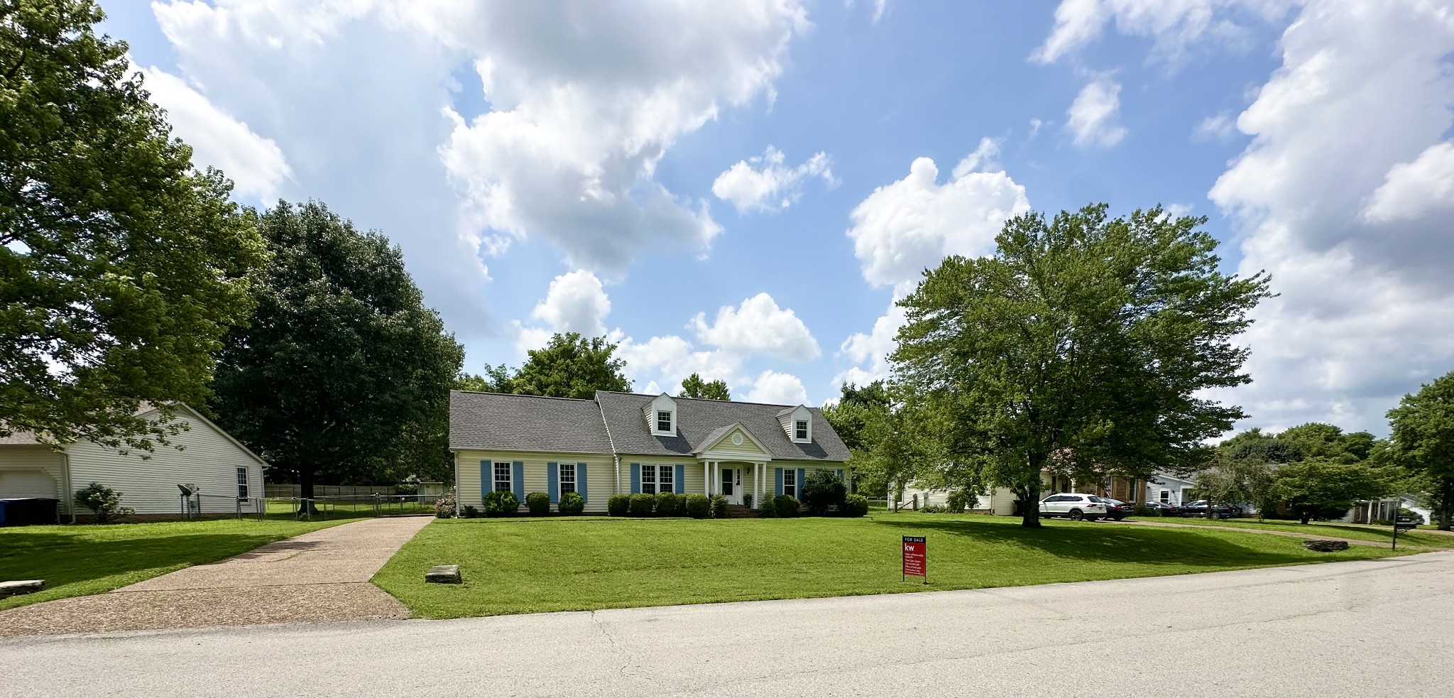 512 Riverview Dr