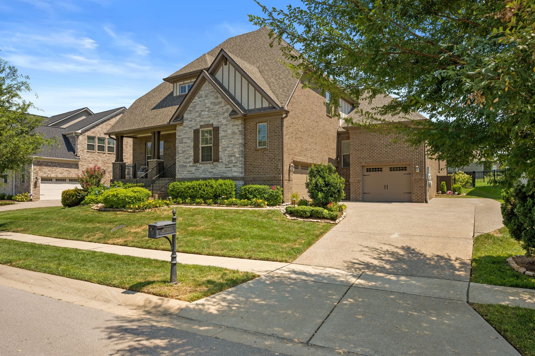2004 Belsford Dr