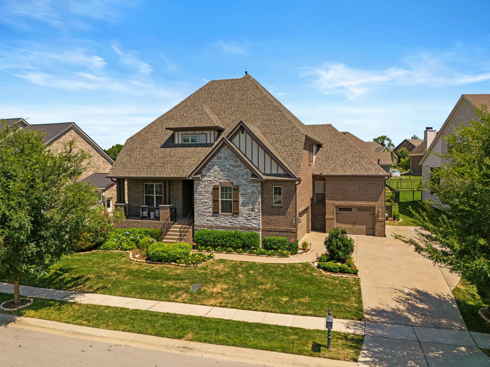 2004 Belsford Dr