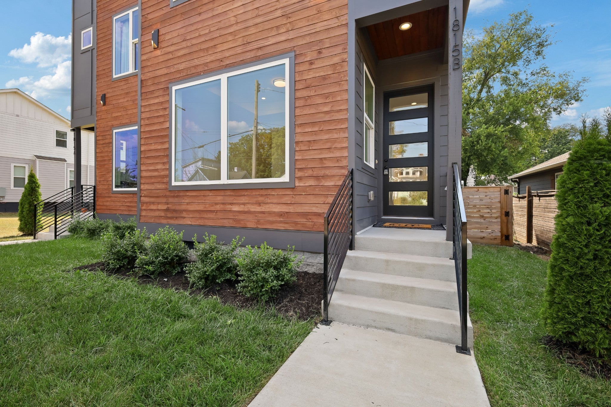 4-bed listing at 1815 14th Ave N, Nashville