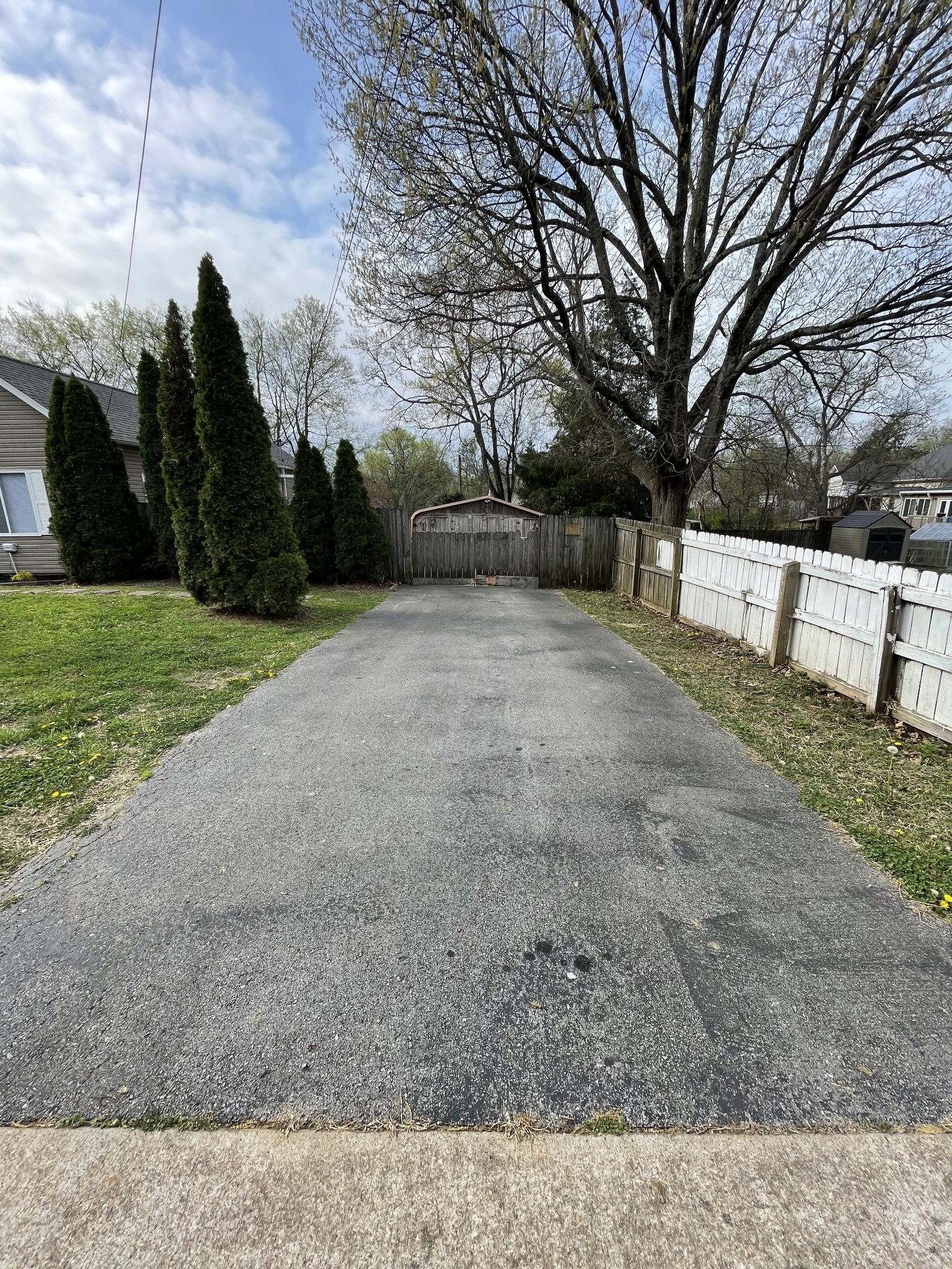 109 W 17th St