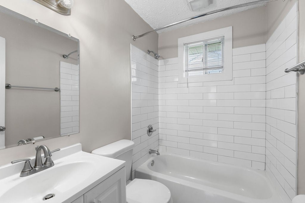 2-bed home for rent in Nashville, TN 37208, 1521 22nd Ave N B 1521 22nd Ave N B, Nashville TN 37208 2-bed home, photo 5 of 8