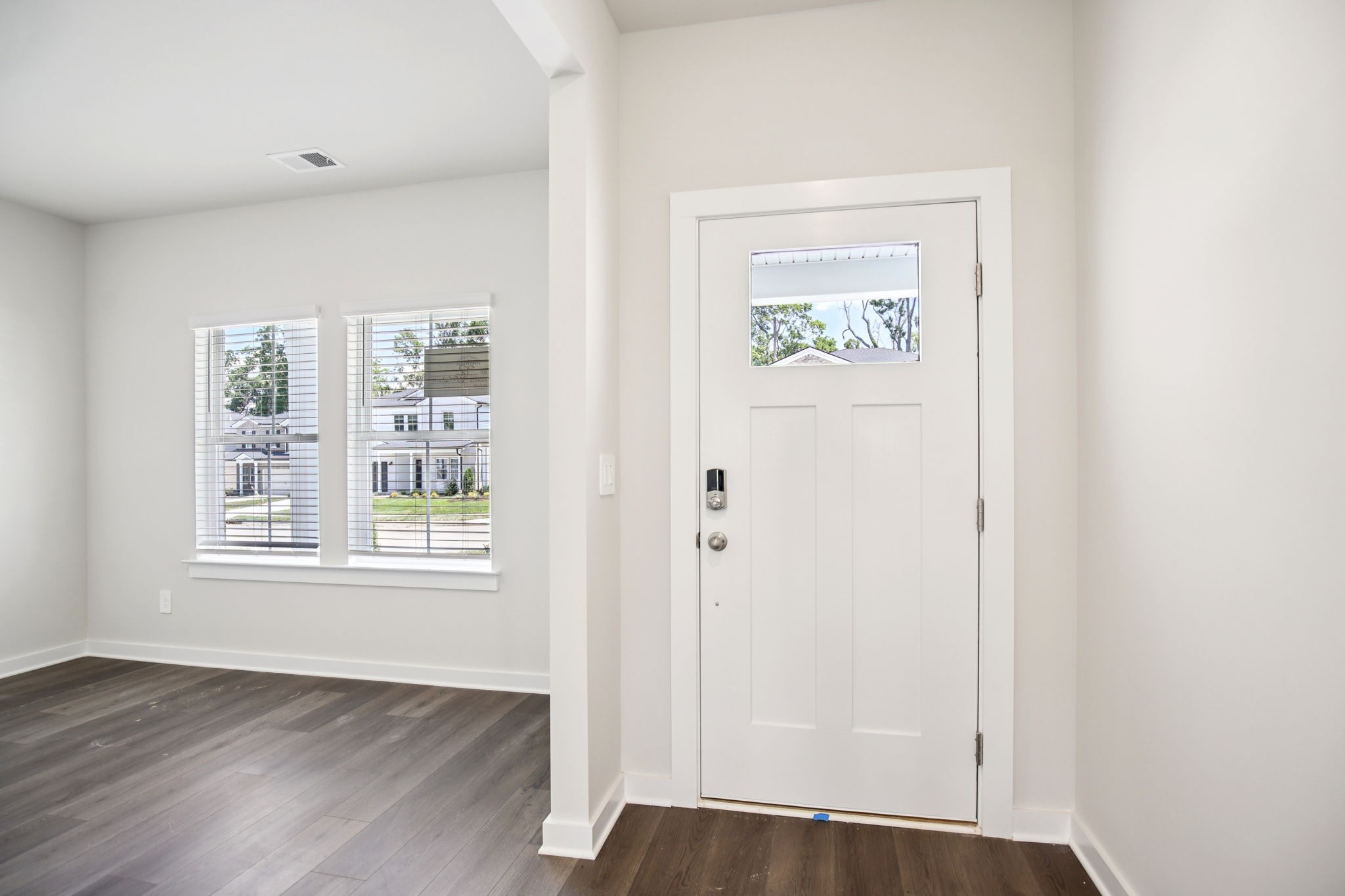 909 Calvin Ct