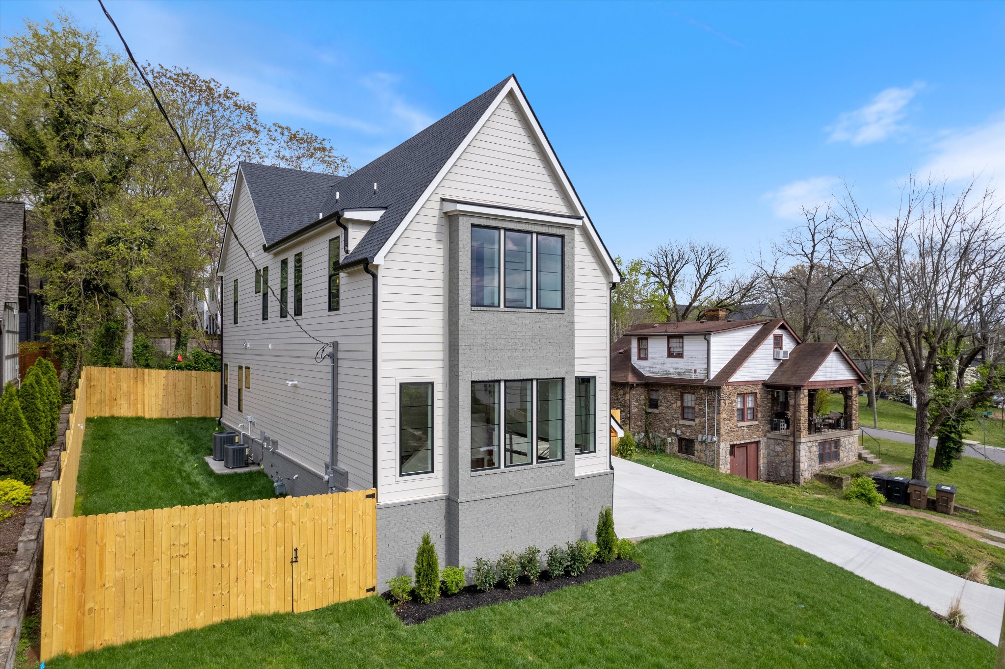 2510 Vaulx Ln
