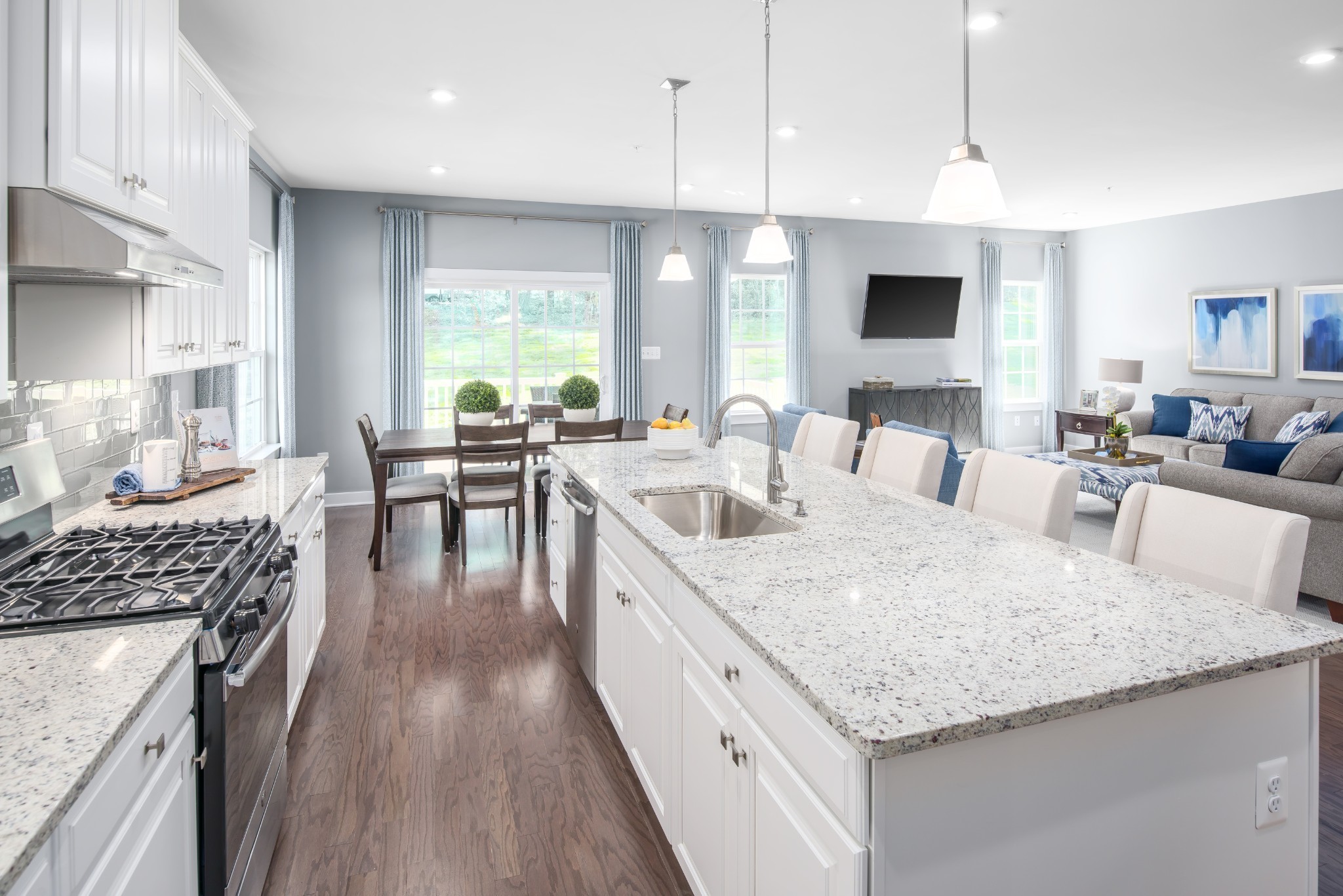 316 Thoroughbred Way