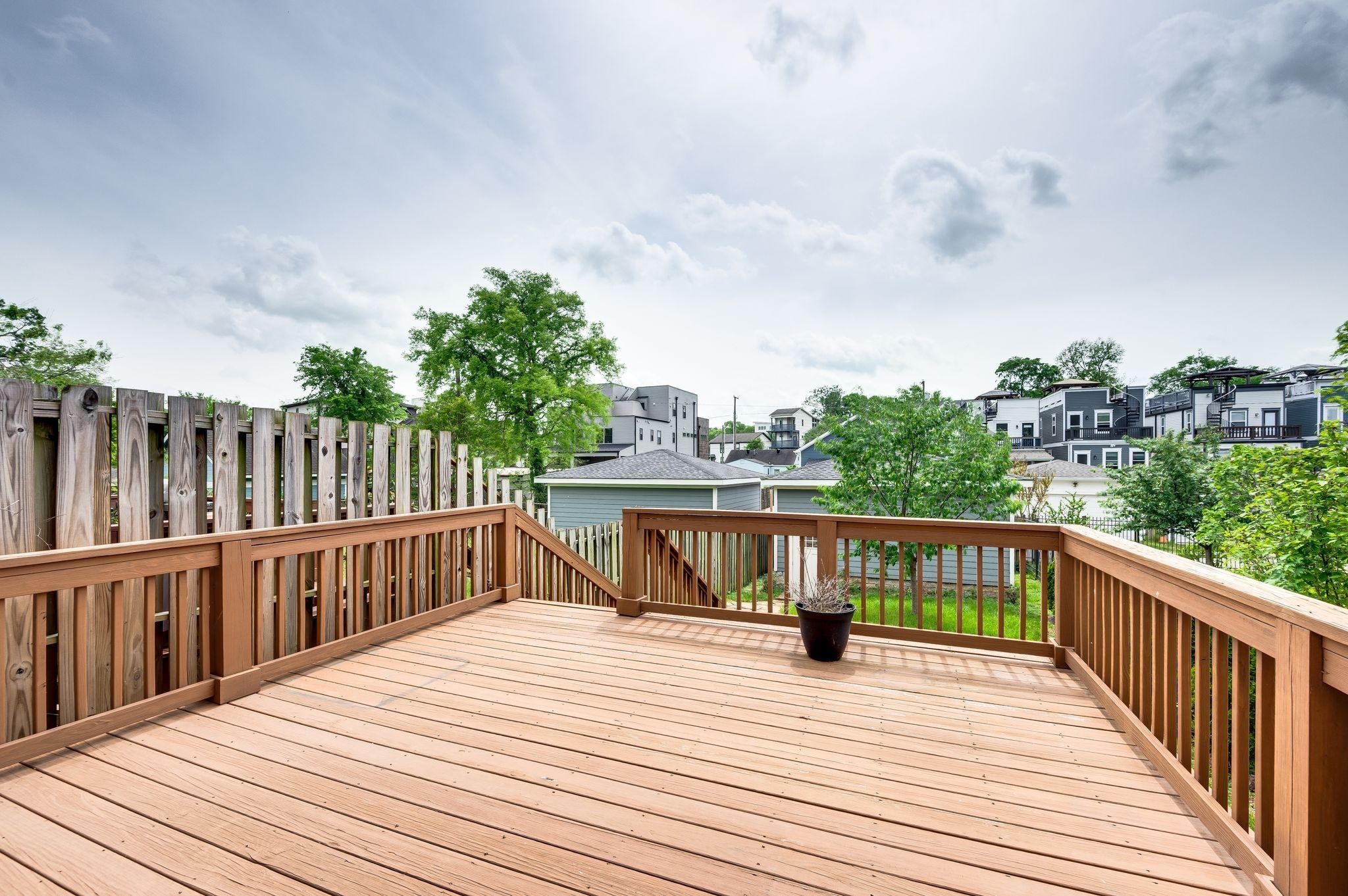 Nashville, Tennessee 37208, United States, 3 Bedrooms Bedrooms, ,3 BathroomsBathrooms,Residential,Active,210203