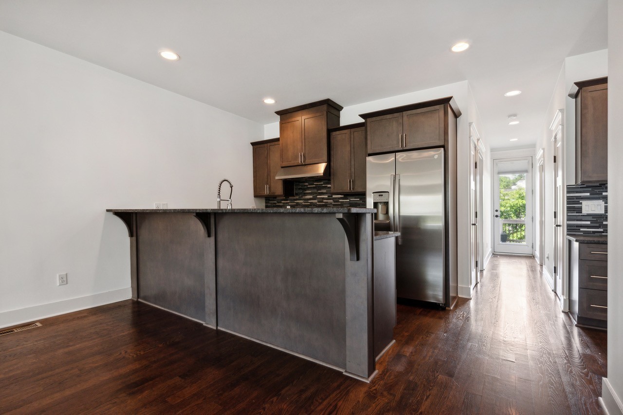 Nashville, Tennessee 37208, United States, 3 Bedrooms Bedrooms, ,3 BathroomsBathrooms,Residential,Active,210203