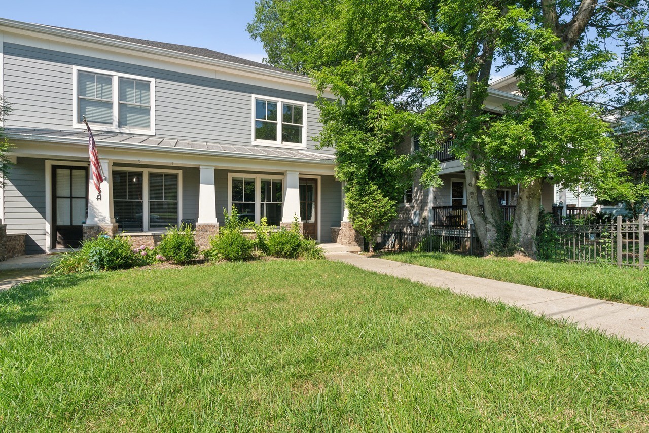 Nashville, Tennessee 37208, United States, 3 Bedrooms Bedrooms, ,3 BathroomsBathrooms,Residential,Active,210203