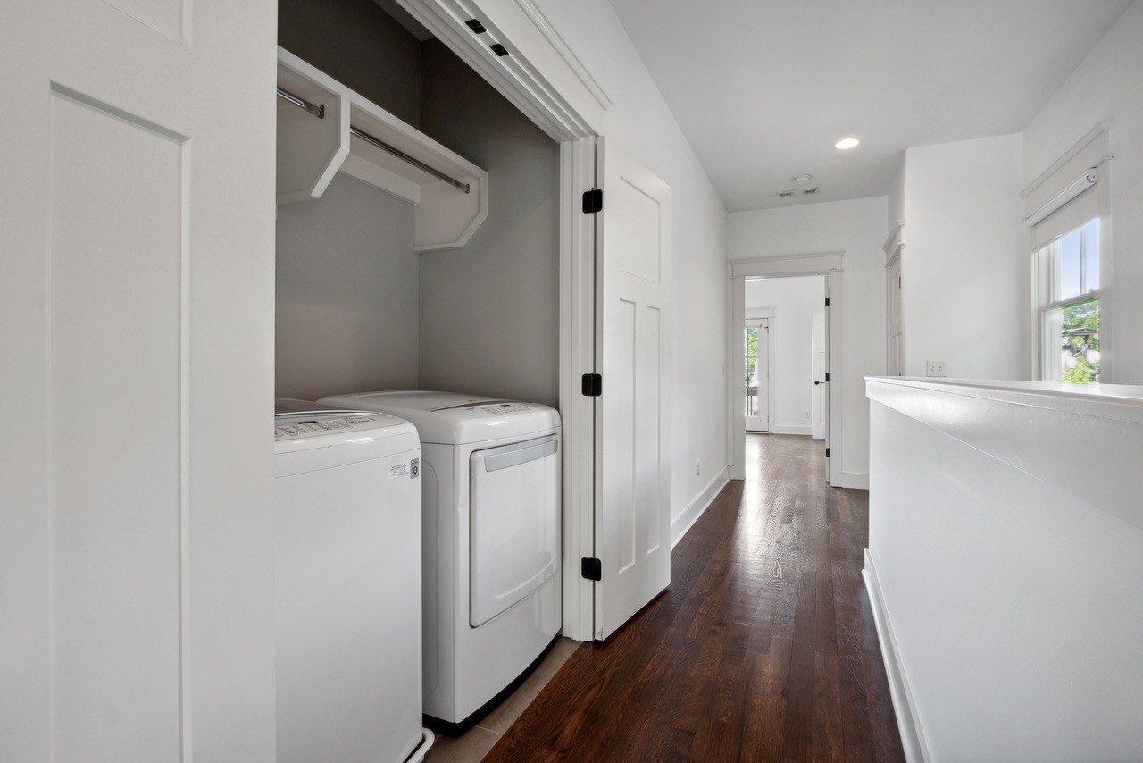 Nashville, Tennessee 37208, United States, 3 Bedrooms Bedrooms, ,3 BathroomsBathrooms,Residential,Active,210203