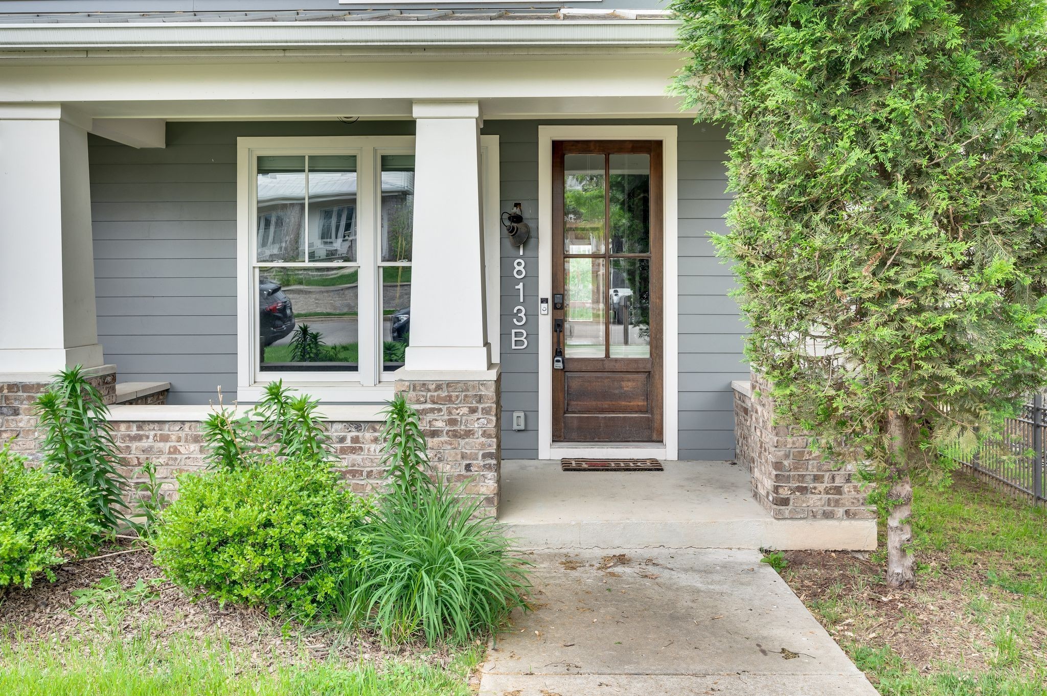 Nashville, Tennessee 37208, United States, 3 Bedrooms Bedrooms, ,3 BathroomsBathrooms,Residential,Active,210203