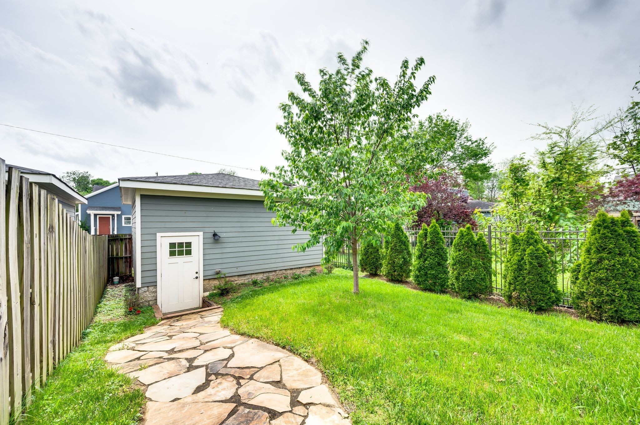 Nashville, Tennessee 37208, United States, 3 Bedrooms Bedrooms, ,3 BathroomsBathrooms,Residential,Active,210203