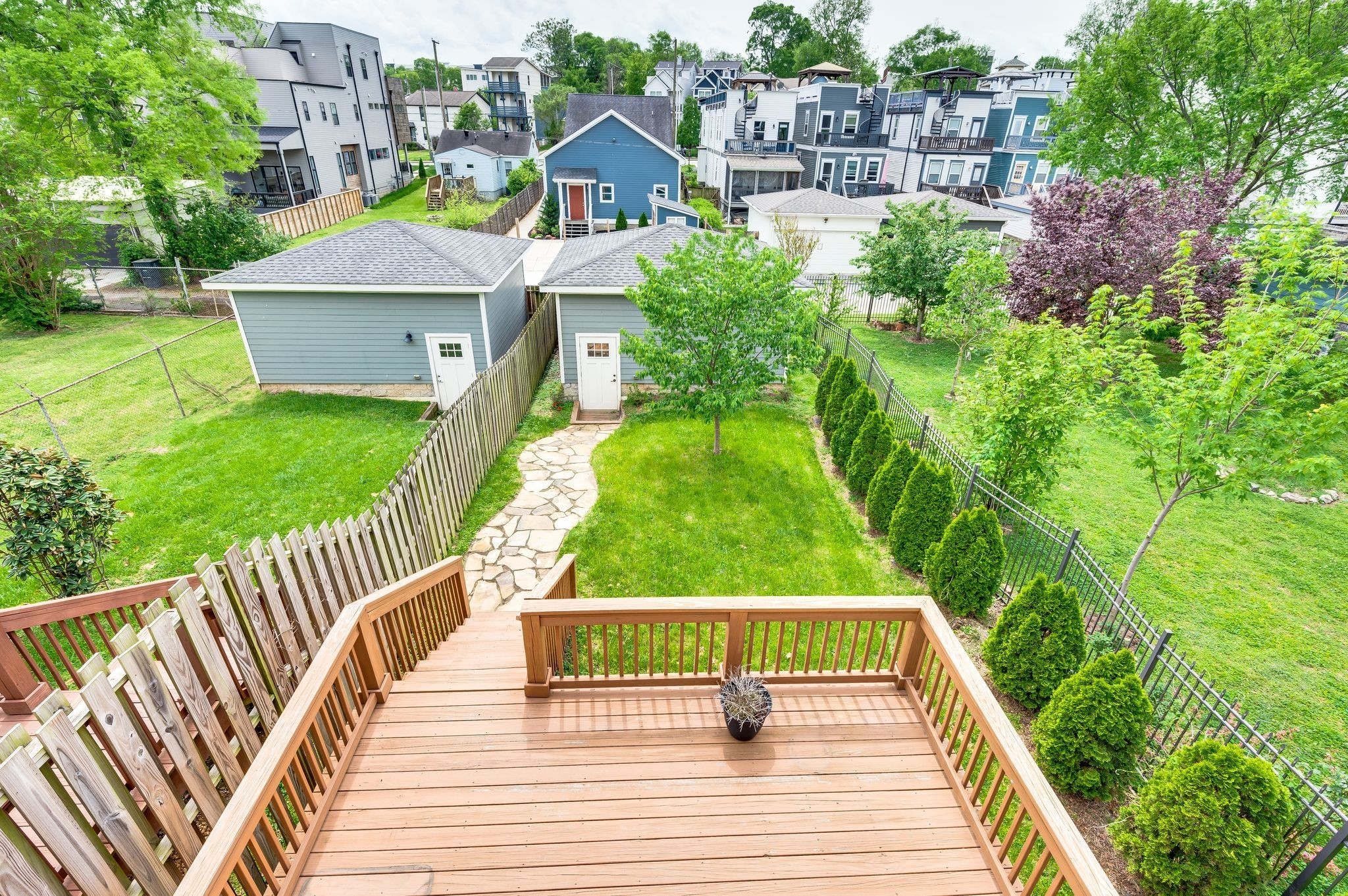 Nashville, Tennessee 37208, United States, 3 Bedrooms Bedrooms, ,3 BathroomsBathrooms,Residential,Active,210203