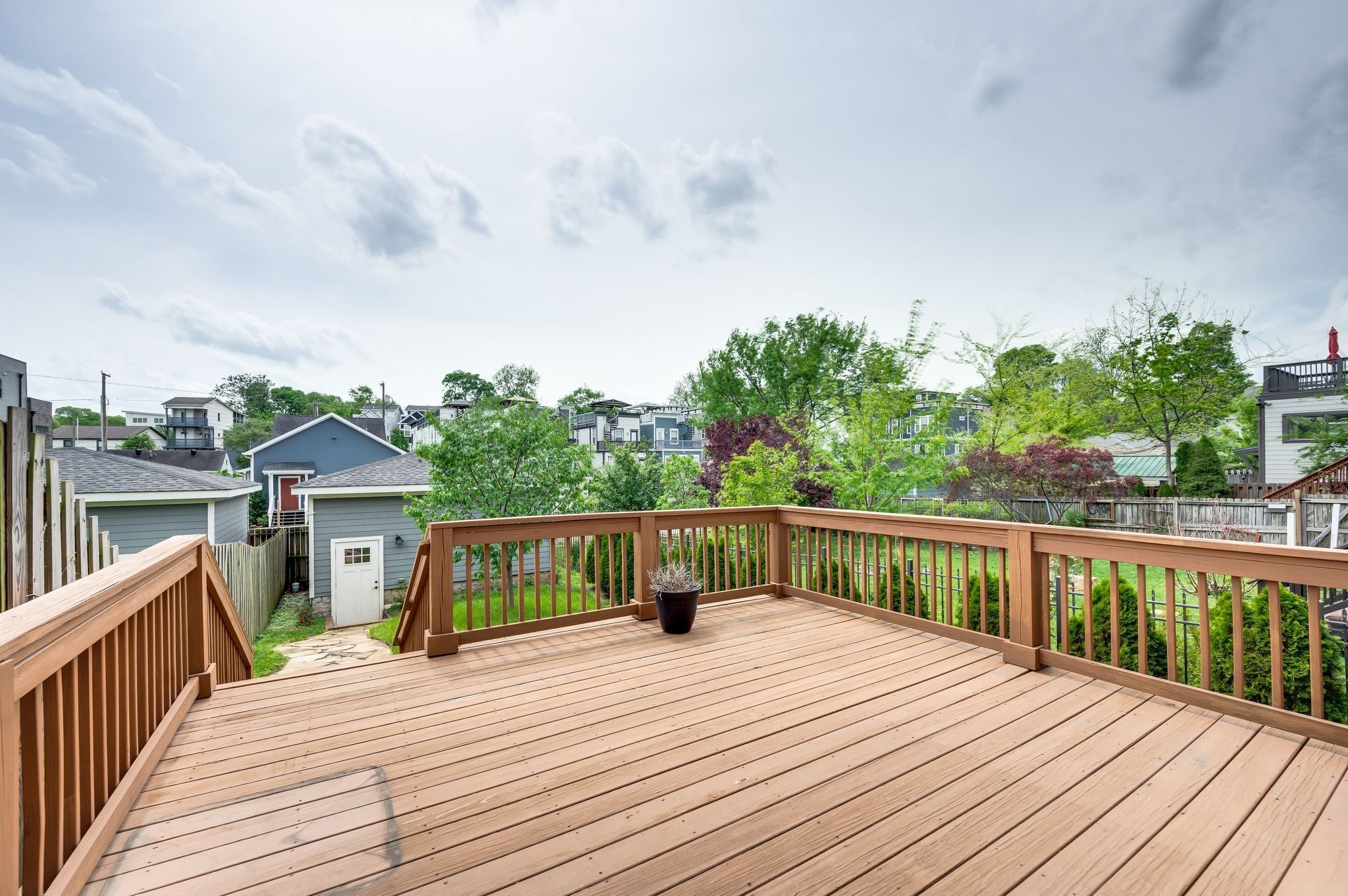 Nashville, Tennessee 37208, United States, 3 Bedrooms Bedrooms, ,3 BathroomsBathrooms,Residential,Active,210203